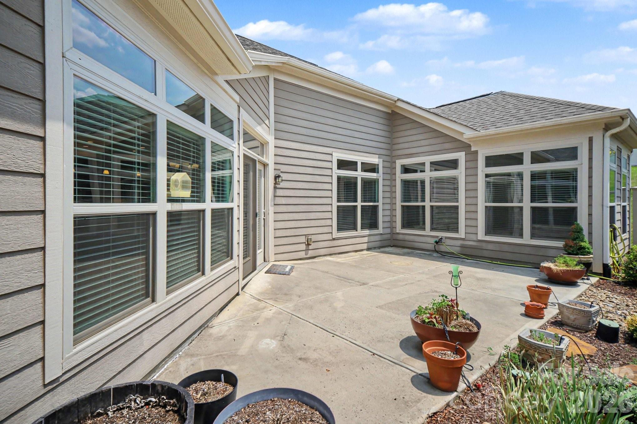 9032 Treetop Way NW — Concord