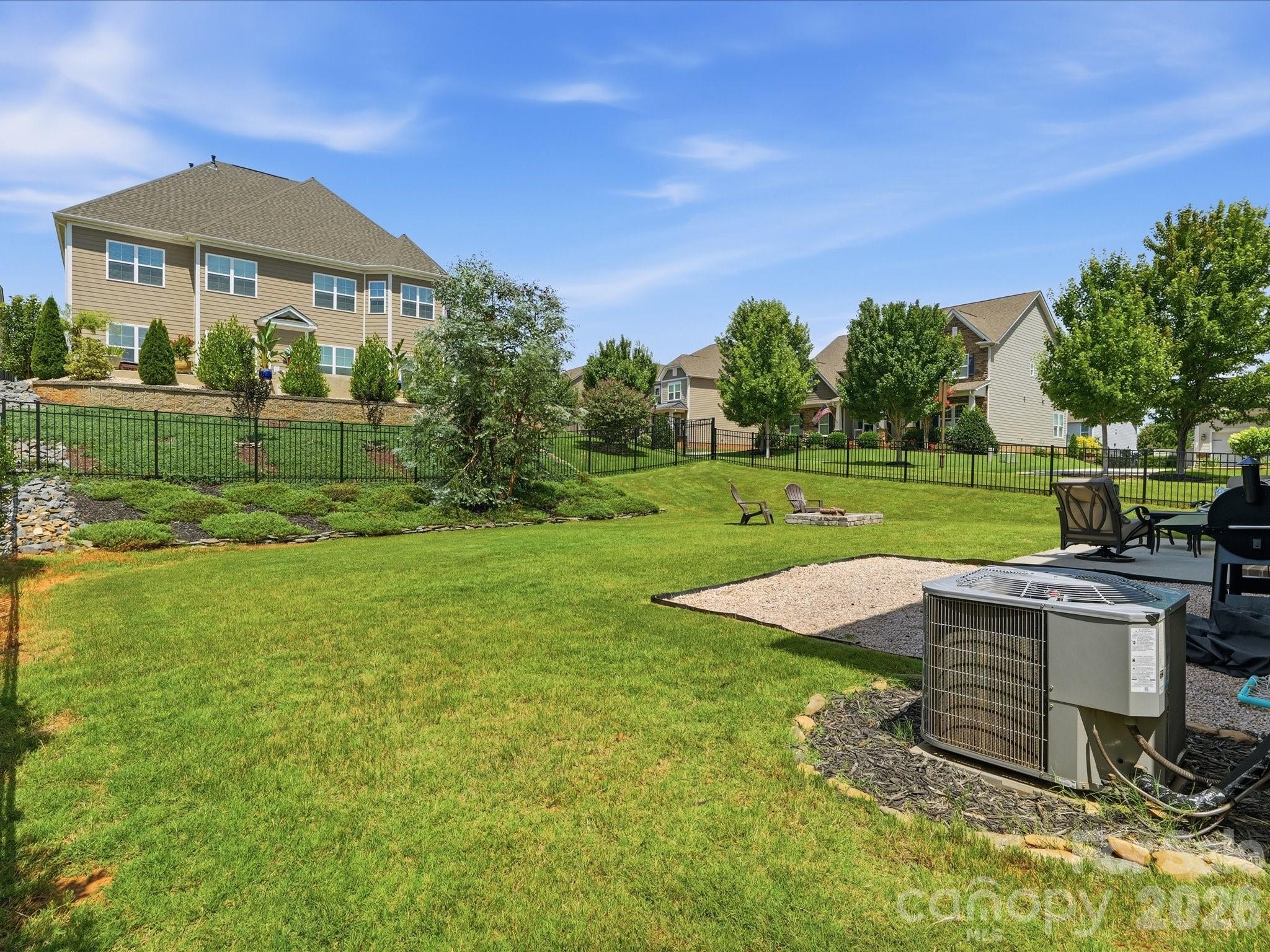1000 Hallmark Way — Waxhaw
