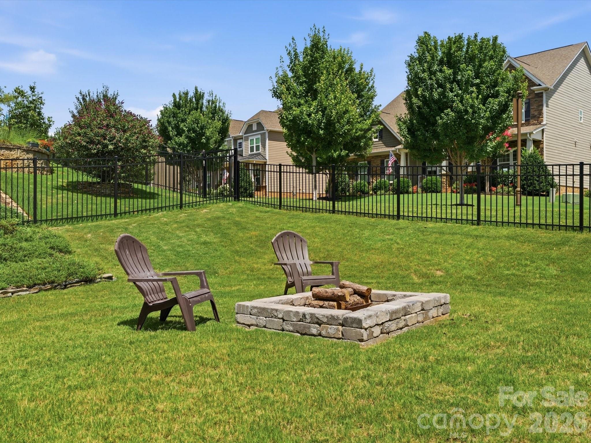 1000 Hallmark Way — Waxhaw