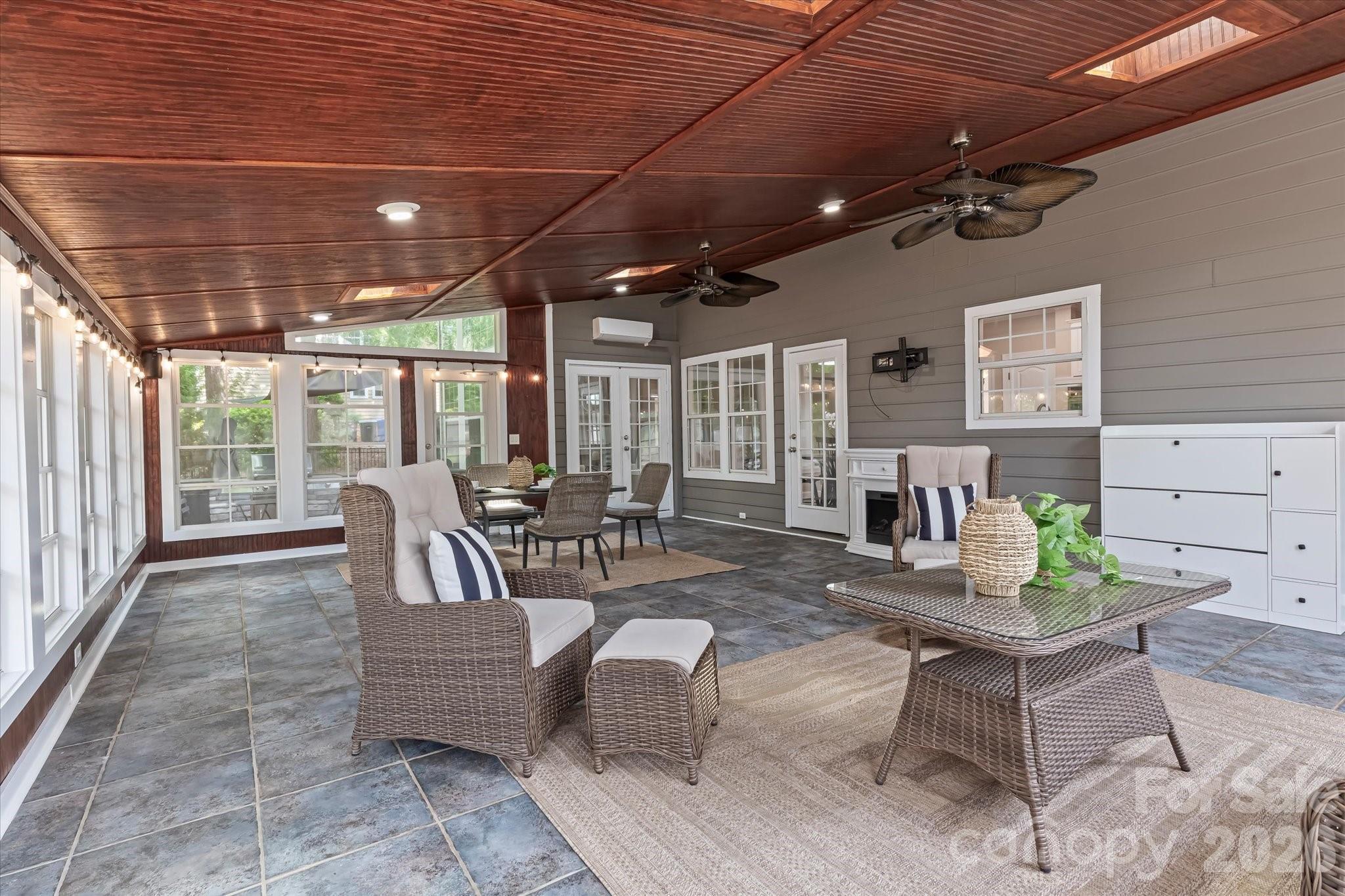 122 Lake Pine Road — Mooresville