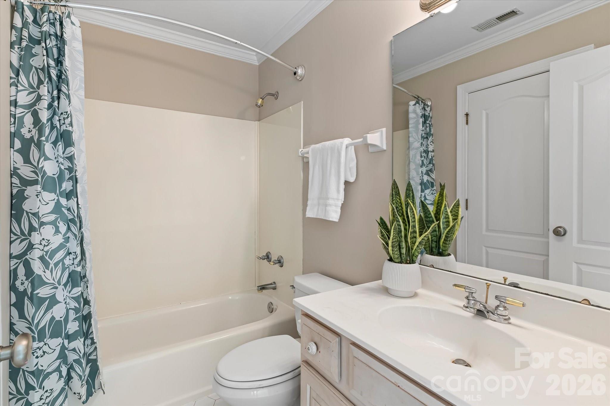 122 Lake Pine Road — Mooresville