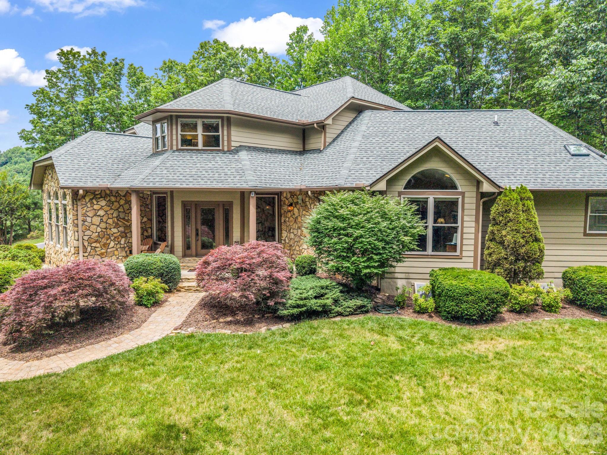 131 Arcadia Falls Way — Black Mountain