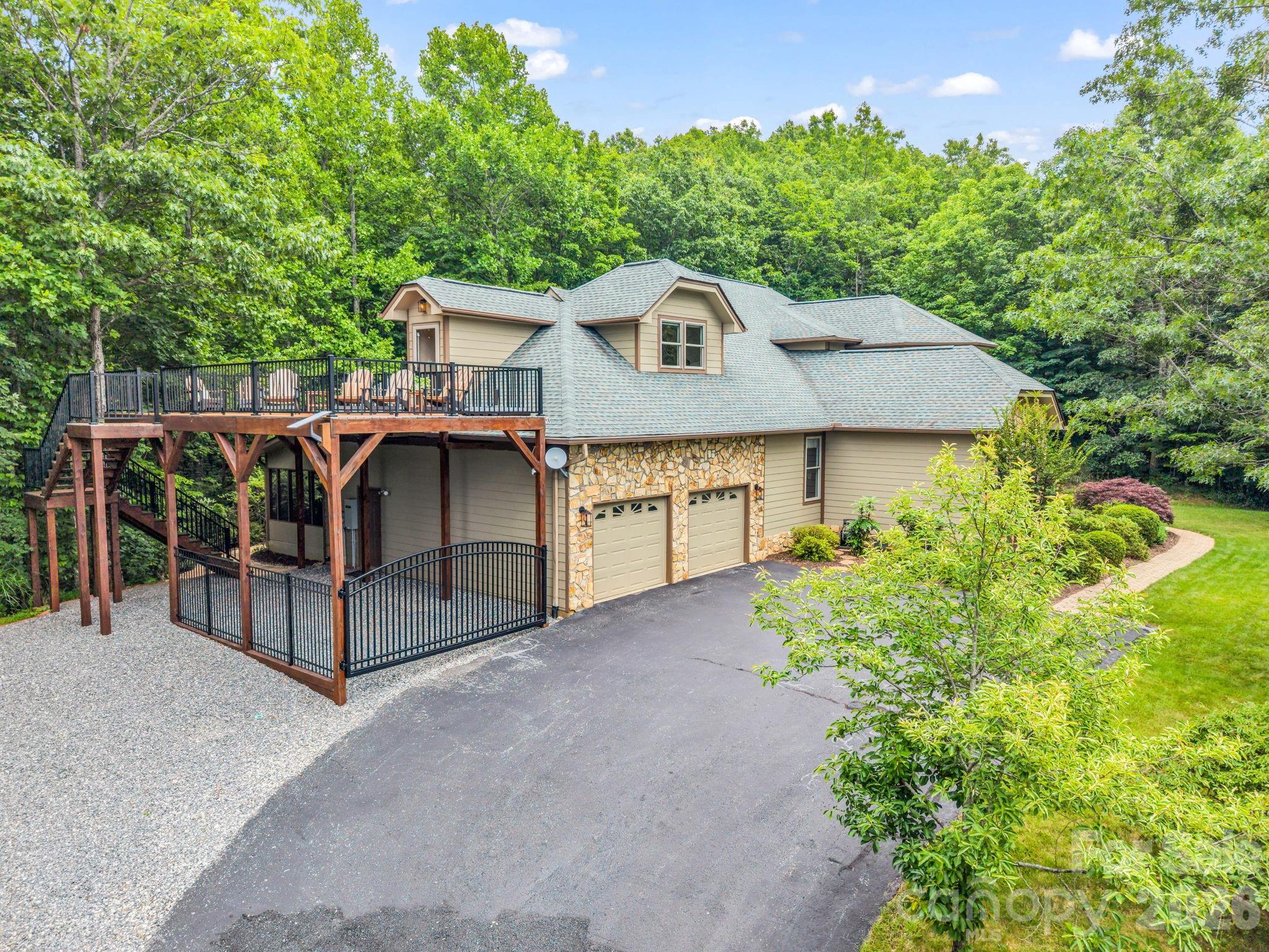 131 Arcadia Falls Way — Black Mountain