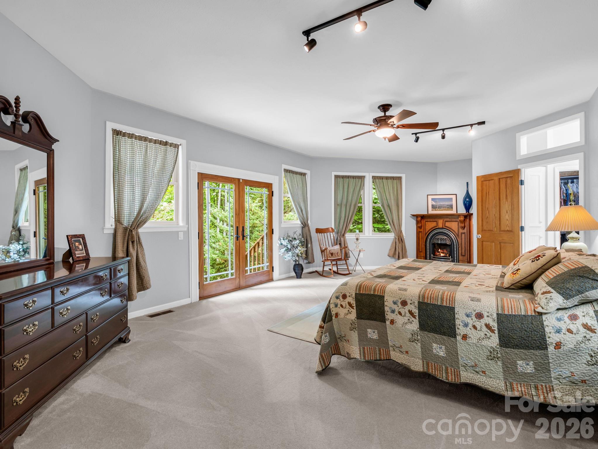 131 Arcadia Falls Way — Black Mountain
