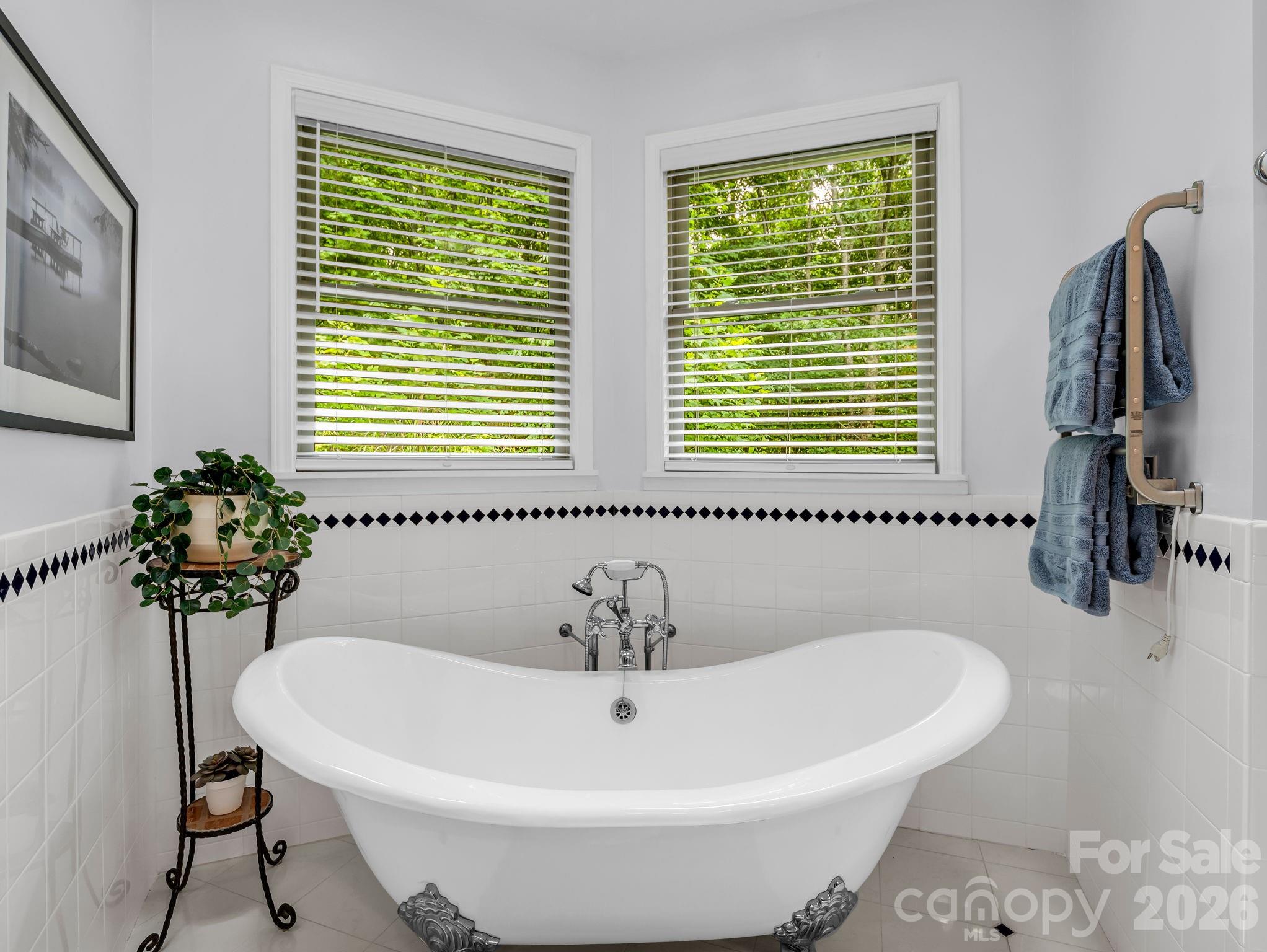 131 Arcadia Falls Way — Black Mountain