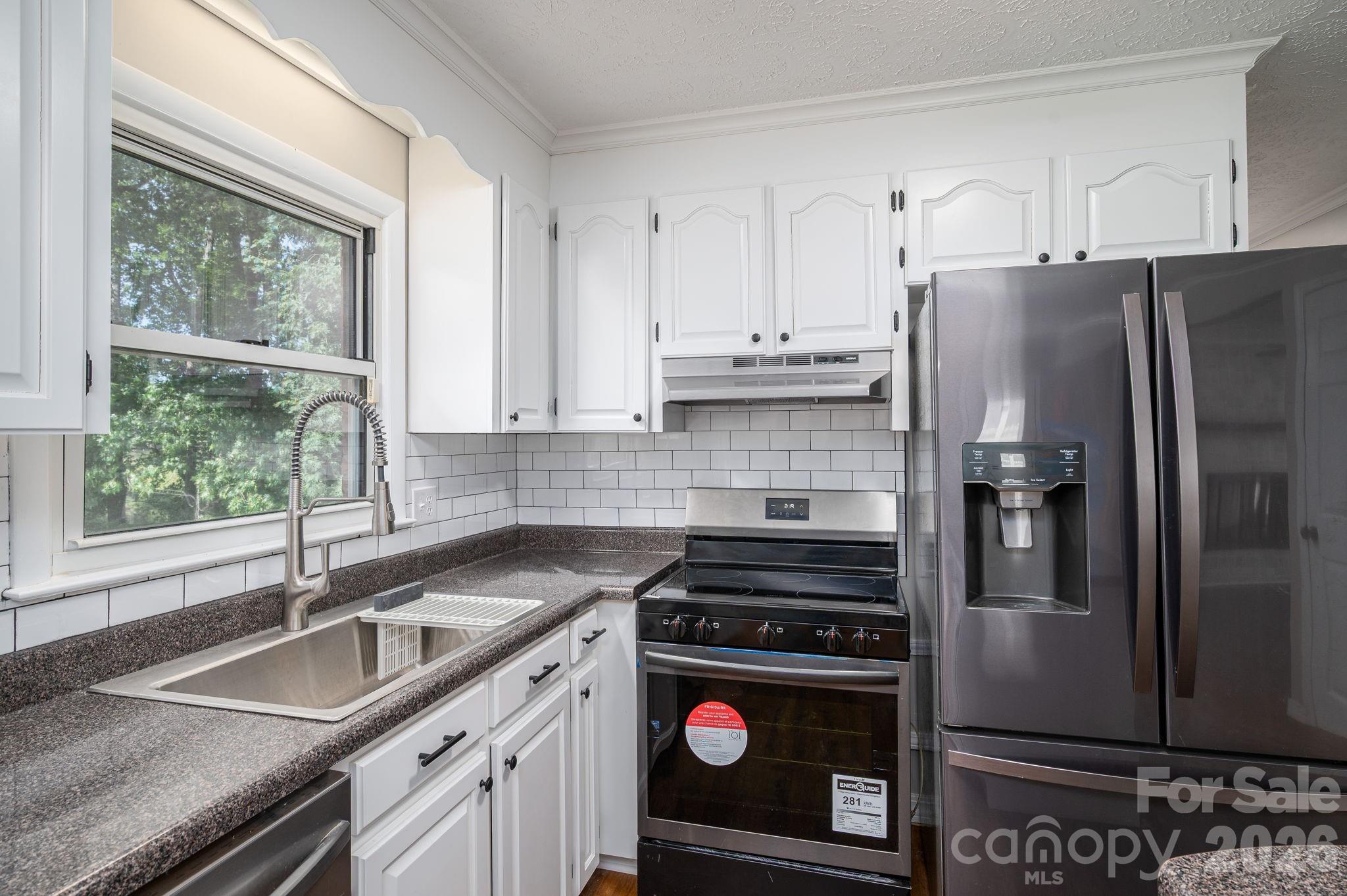 896 Cedarline Drive — Shelby