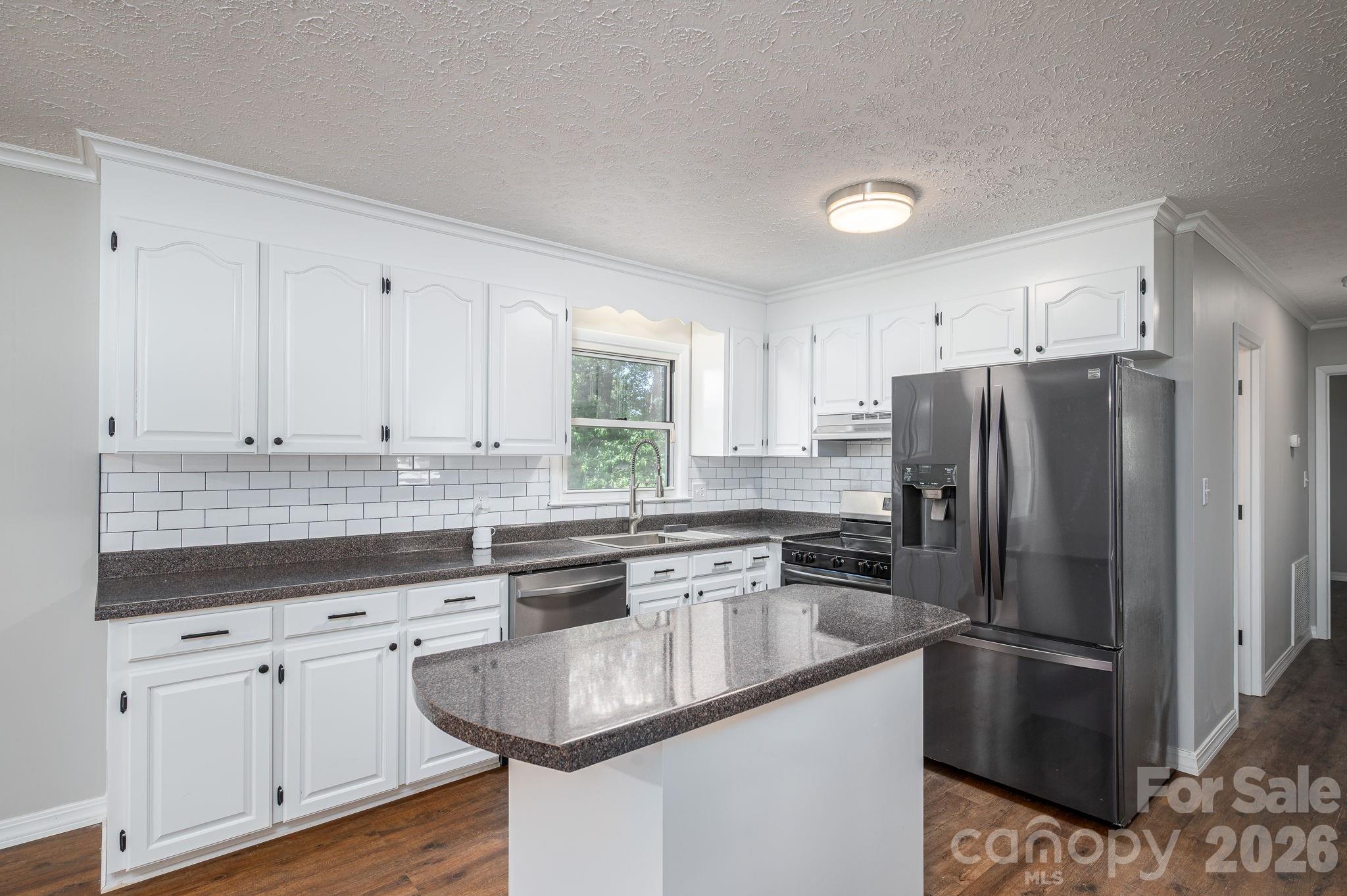 896 Cedarline Drive — Shelby