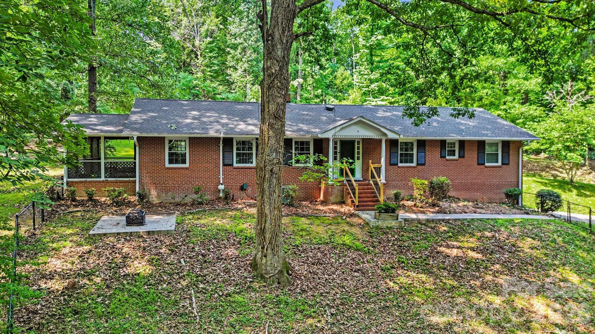 100 Malvern Court — Winston Salem