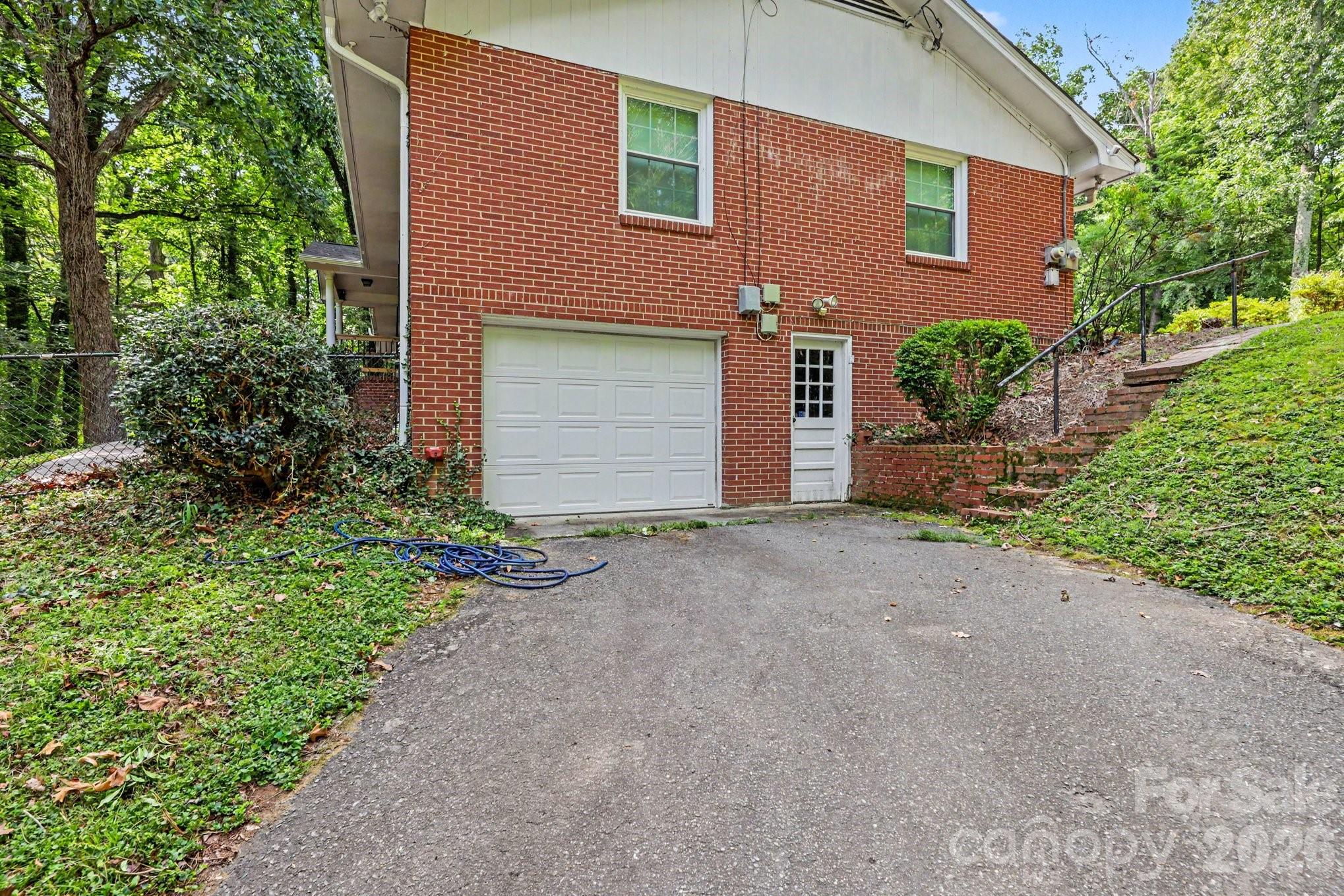 100 Malvern Court — Winston Salem