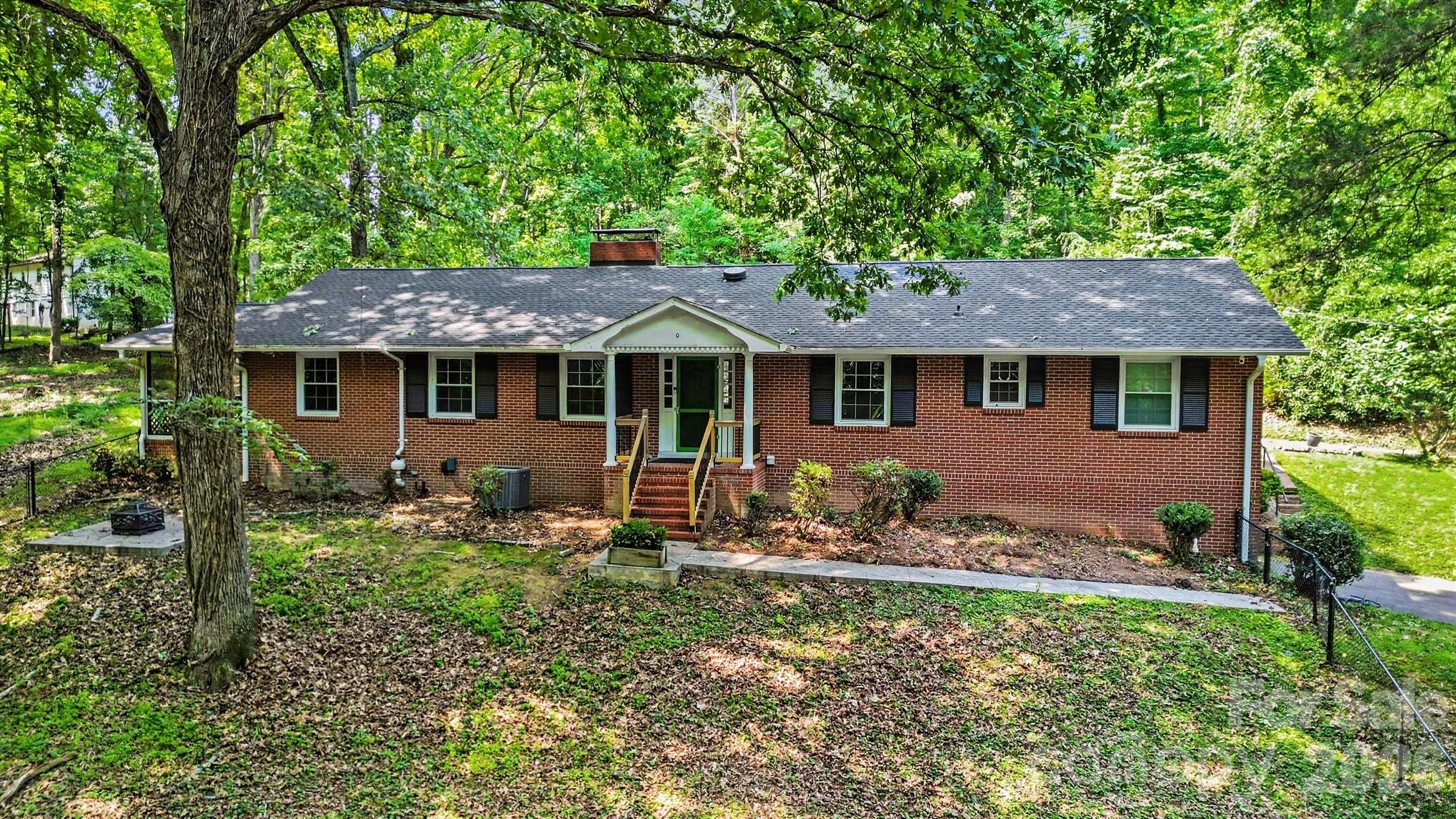 100 Malvern Court — Winston Salem