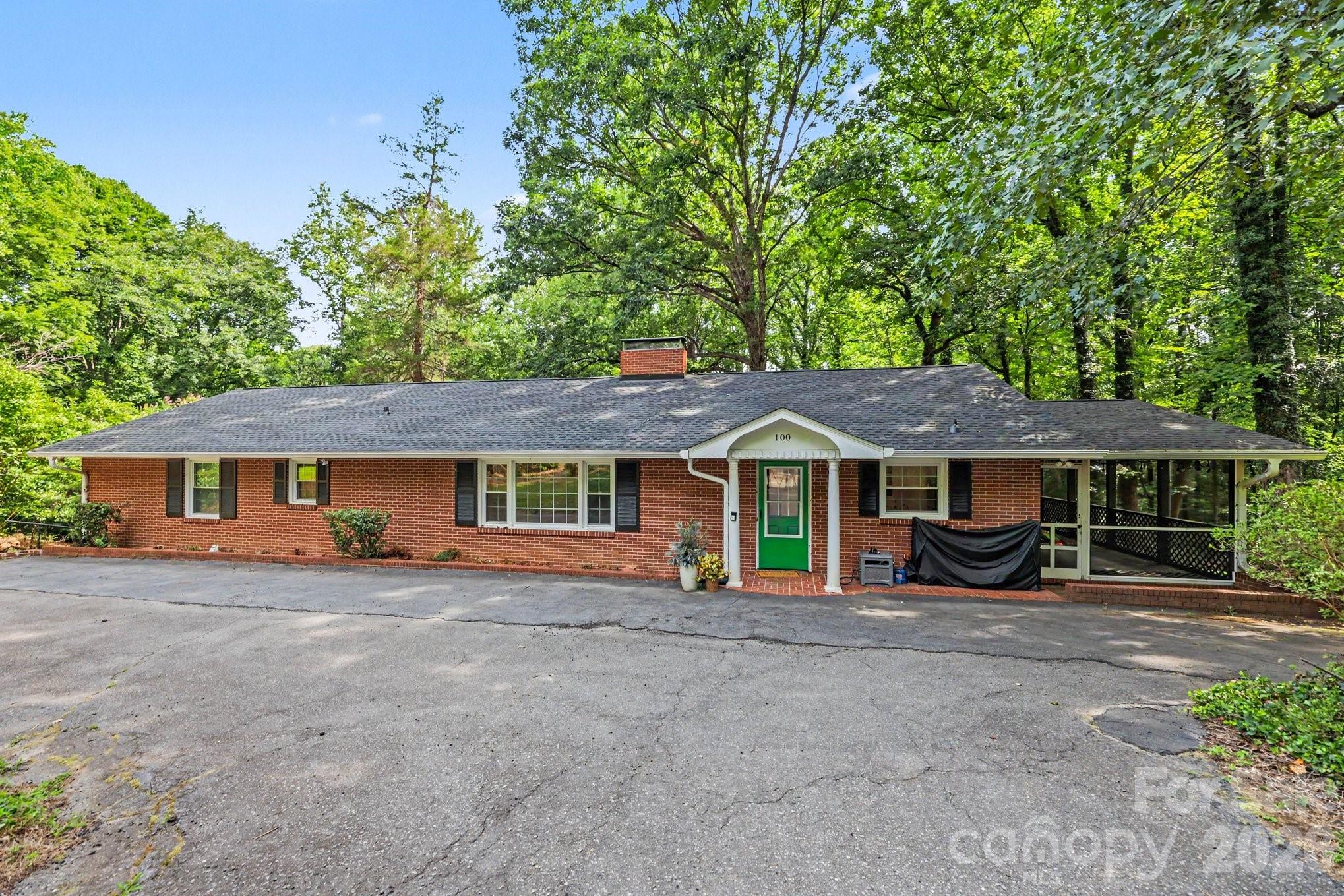 100 Malvern Court — Winston Salem