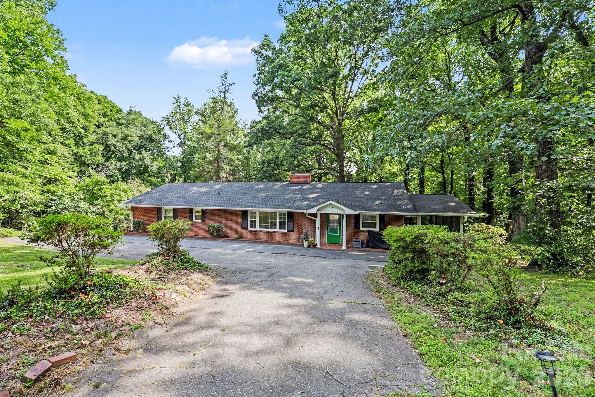 100 Malvern Court — Winston Salem