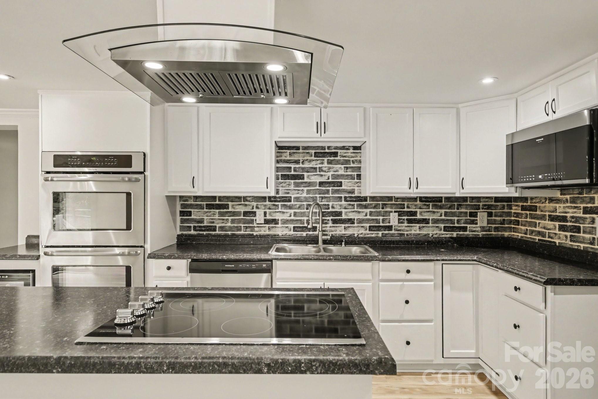 705 Loflin Road — Denton