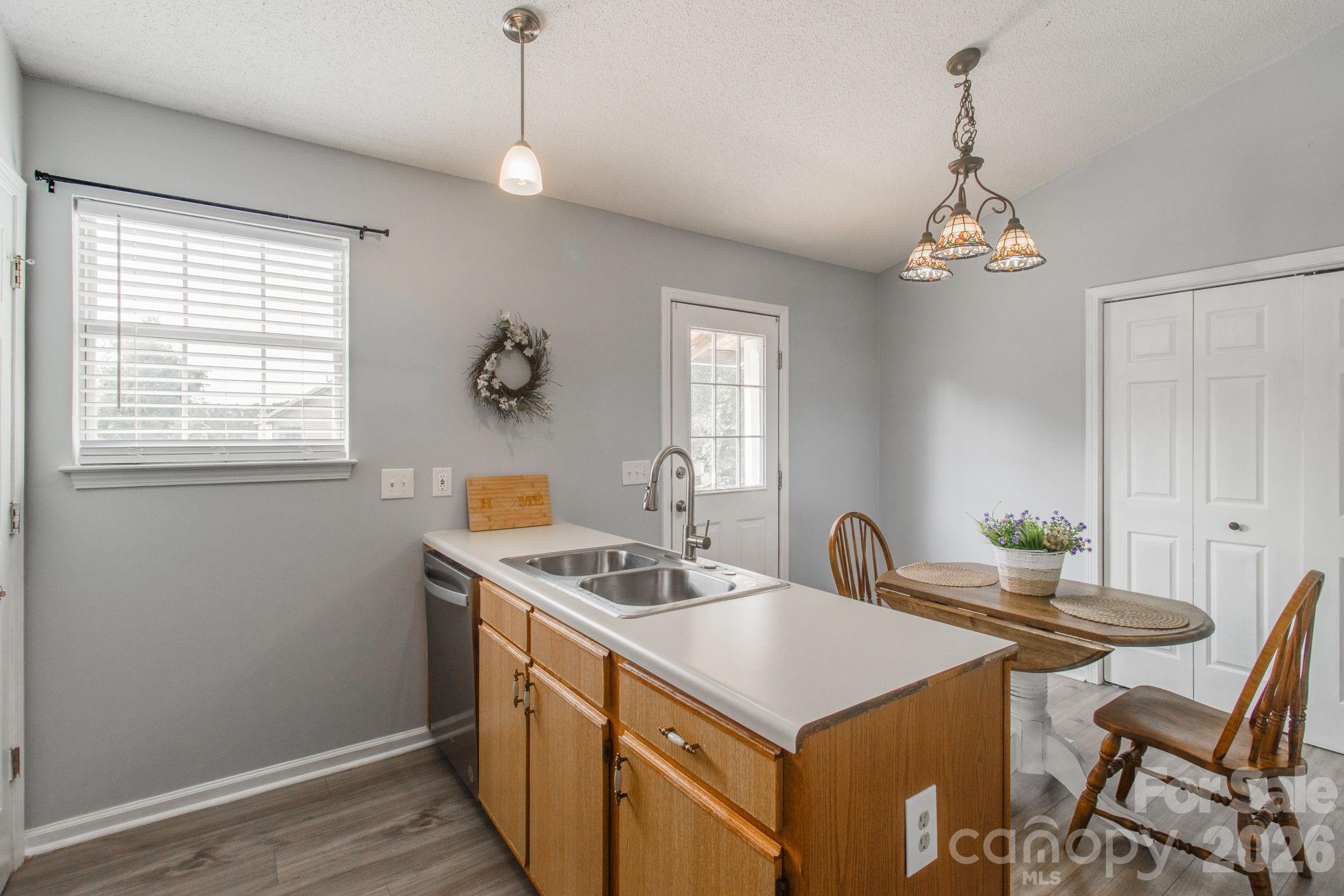 441 Coops Court — West Columbia