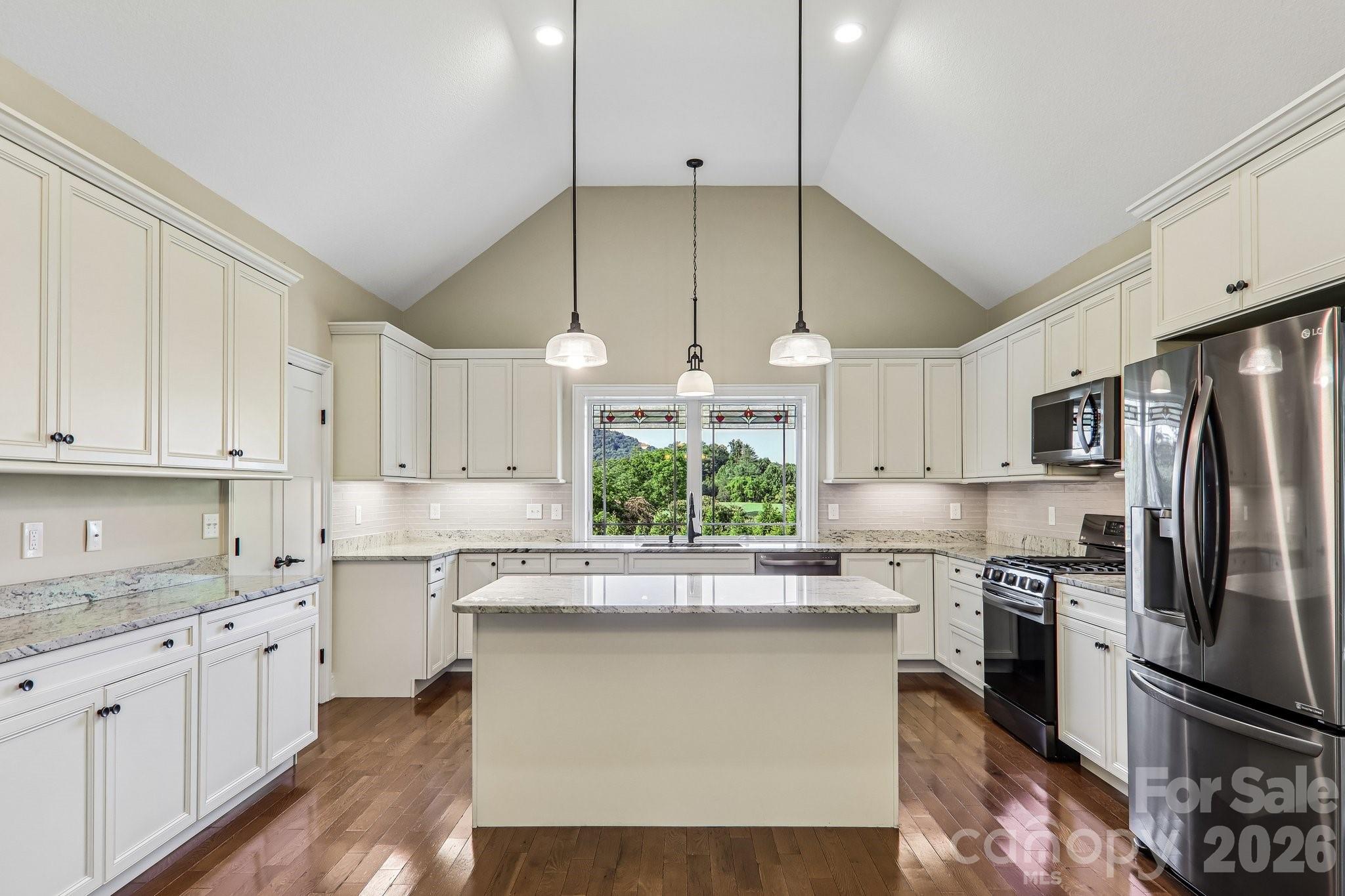 17 Hamilton Woods Lane — Etowah