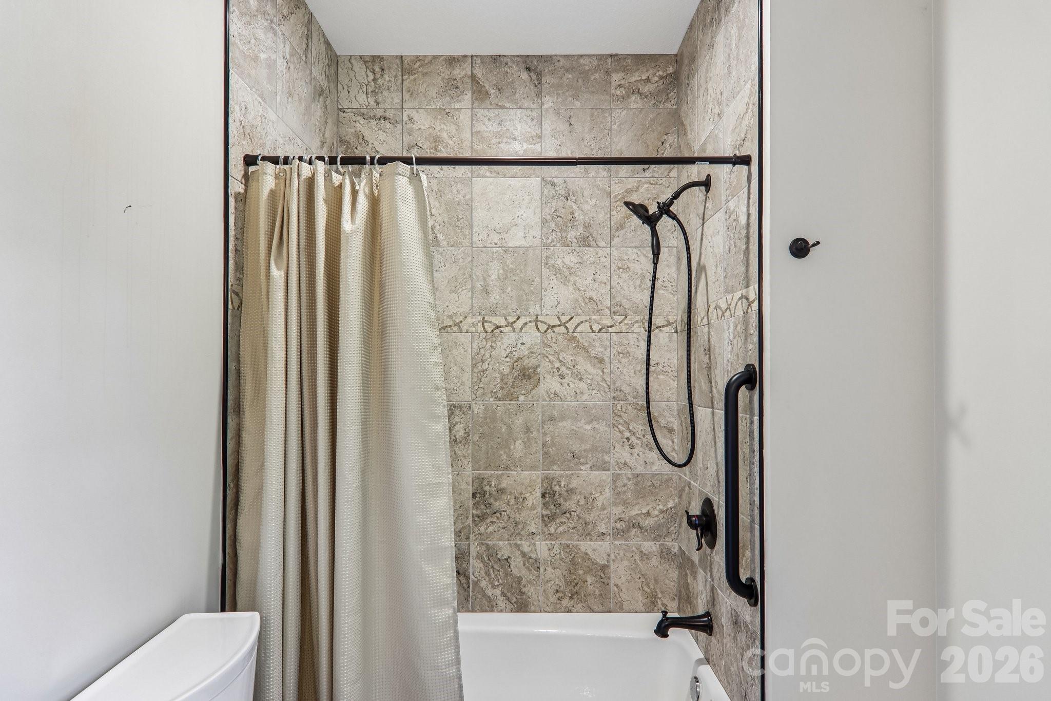 17 Hamilton Woods Lane — Etowah