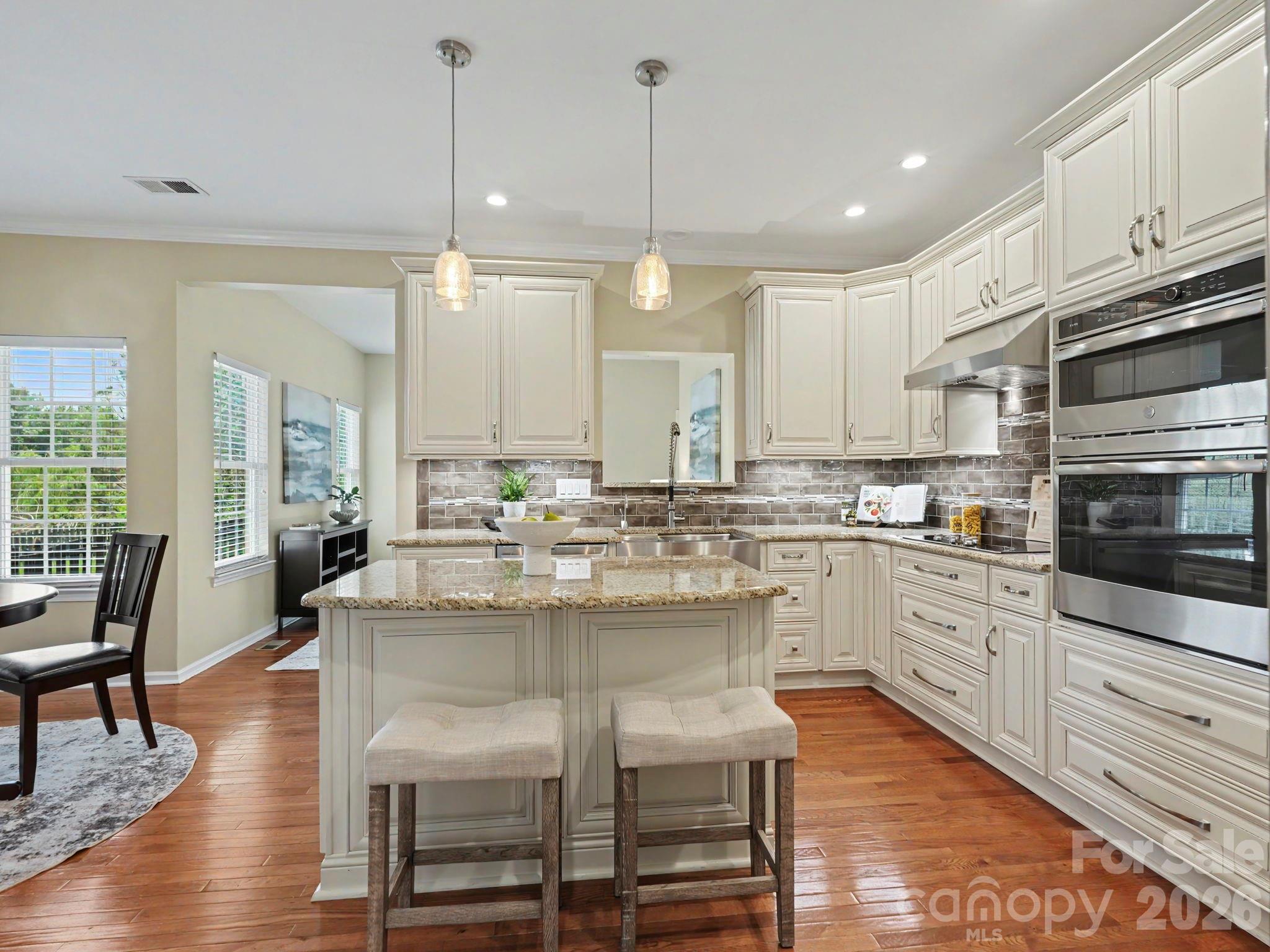 15505 Robsart Court — Charlotte
