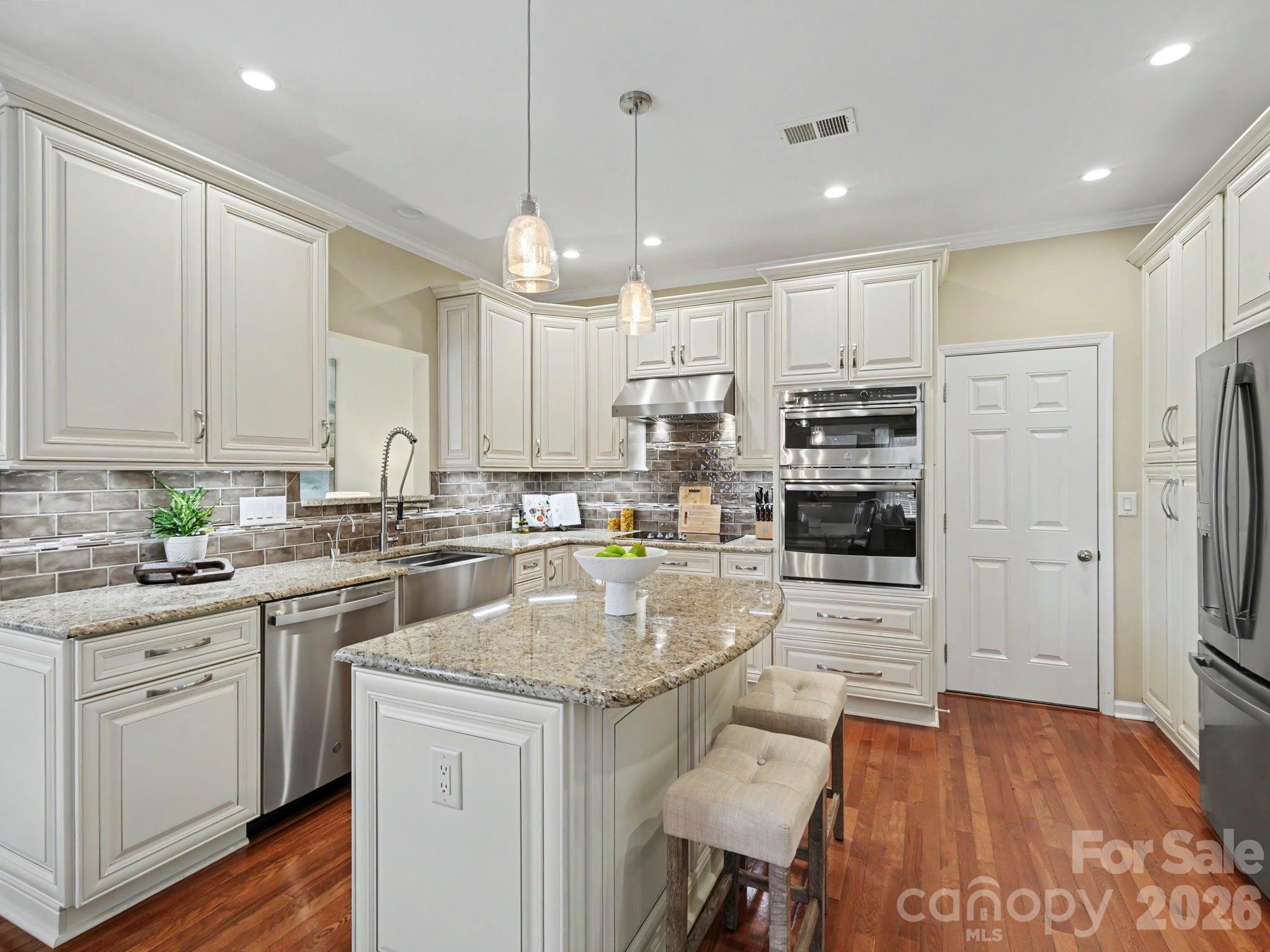 15505 Robsart Court — Charlotte
