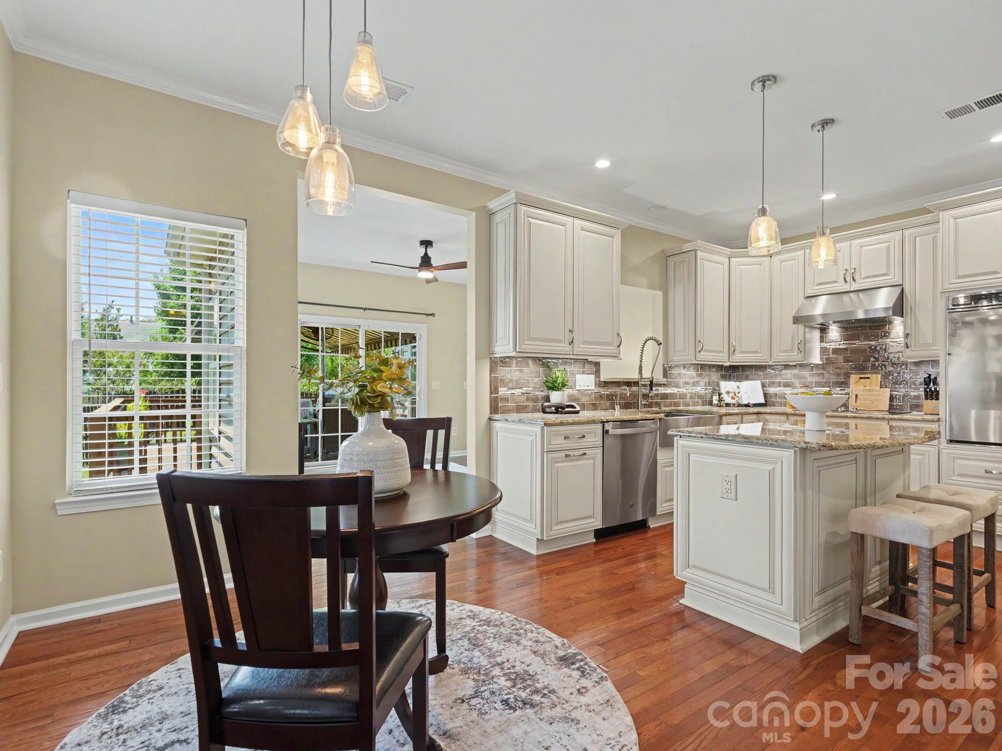 15505 Robsart Court — Charlotte