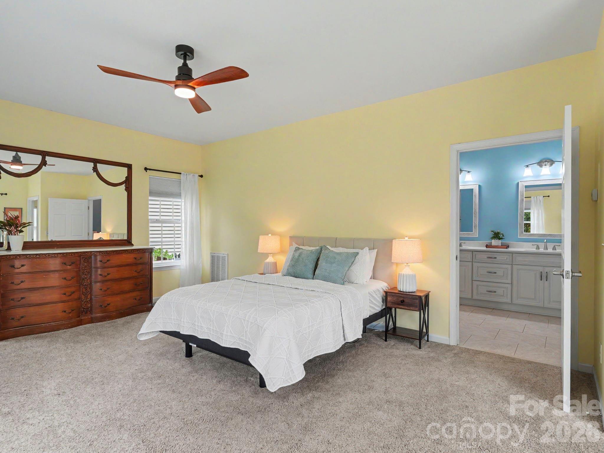 15505 Robsart Court — Charlotte