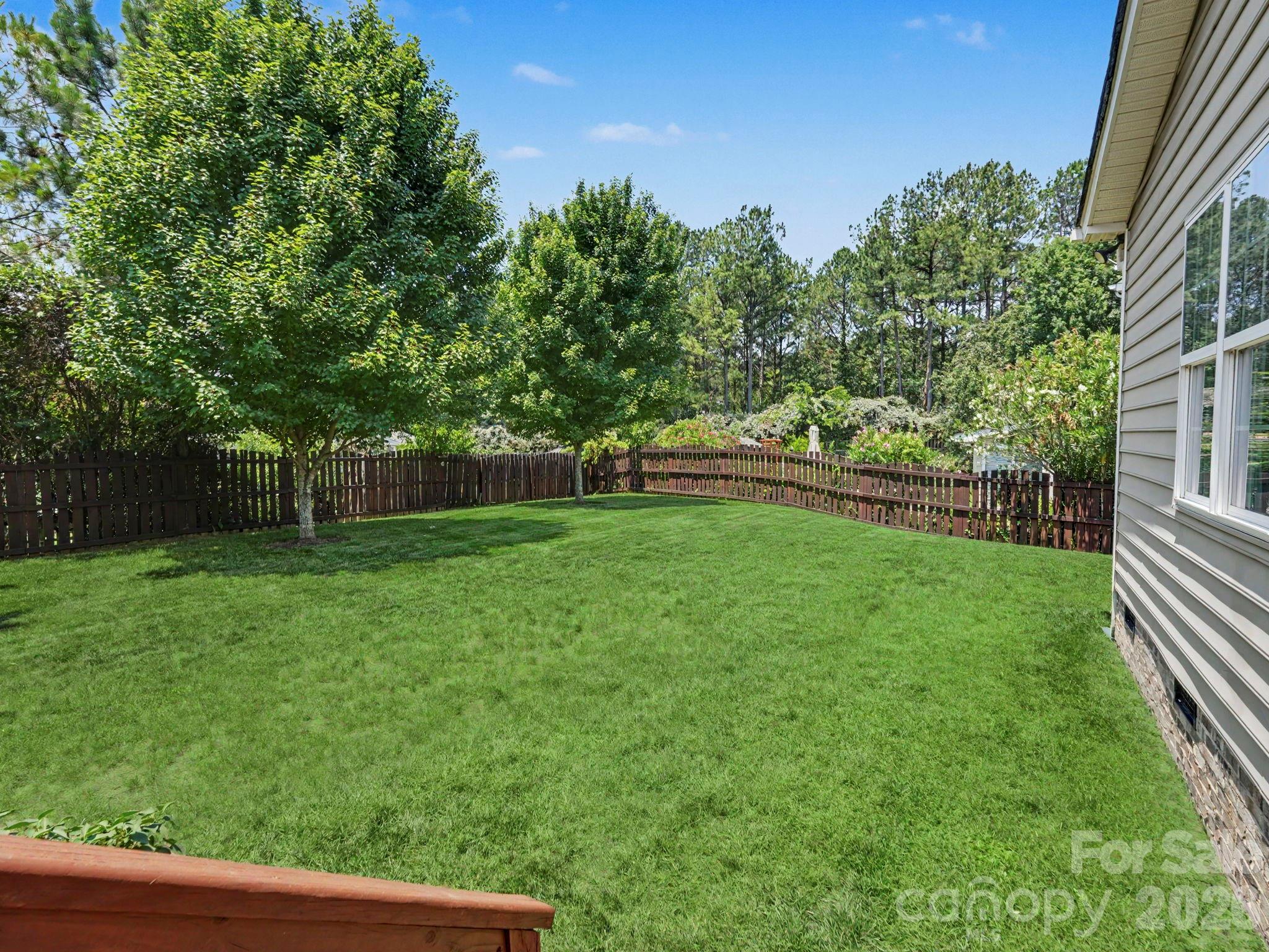 15505 Robsart Court — Charlotte