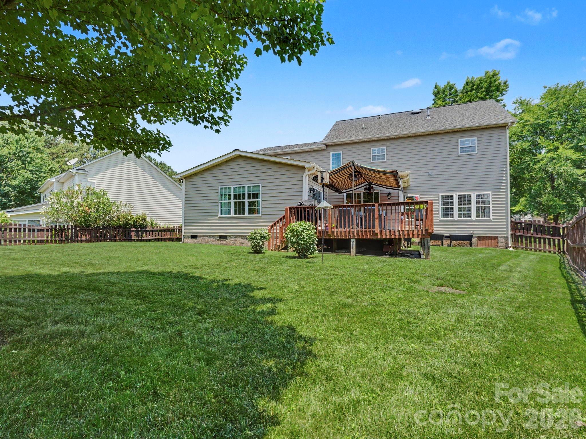15505 Robsart Court — Charlotte