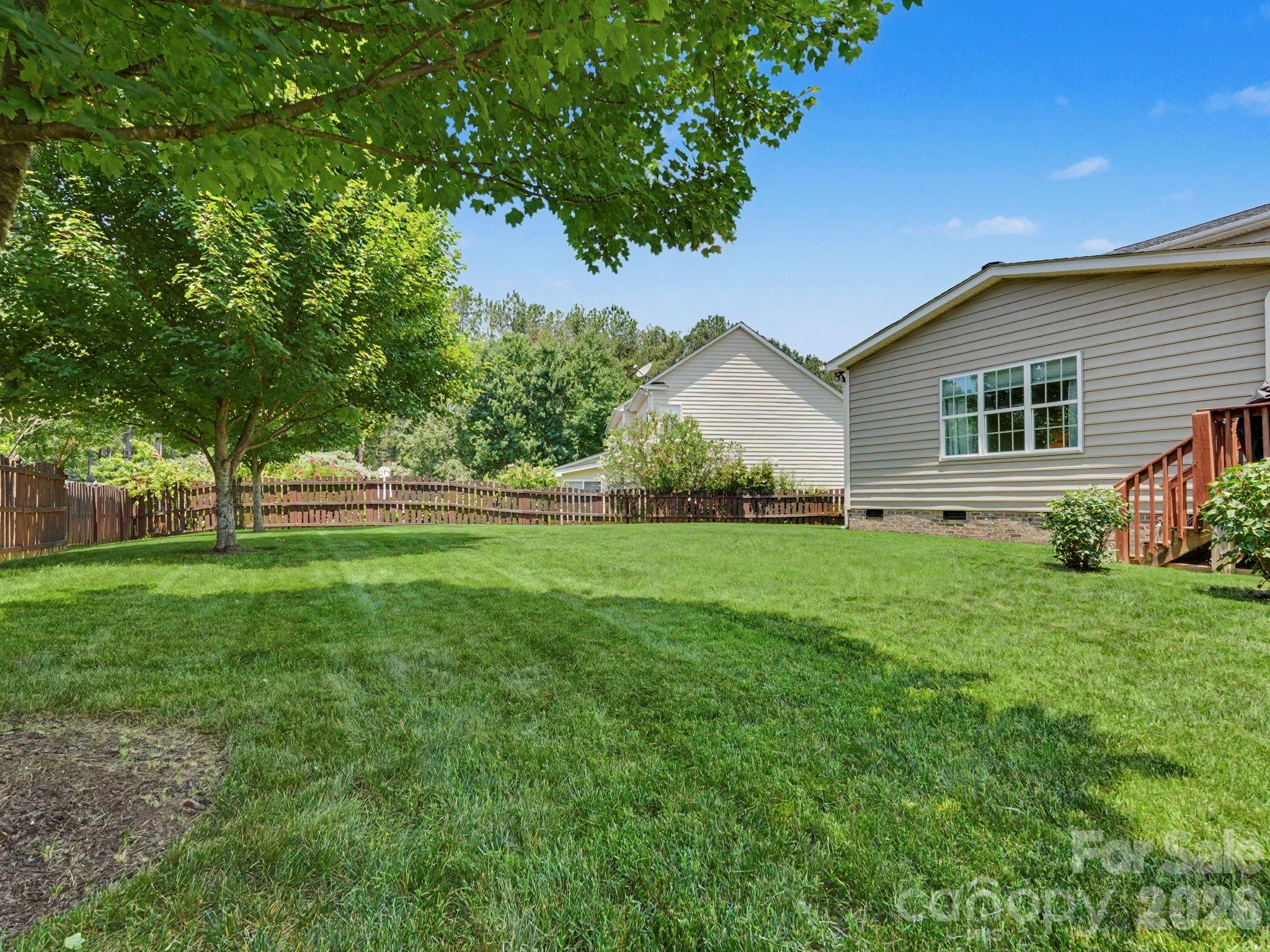 15505 Robsart Court — Charlotte