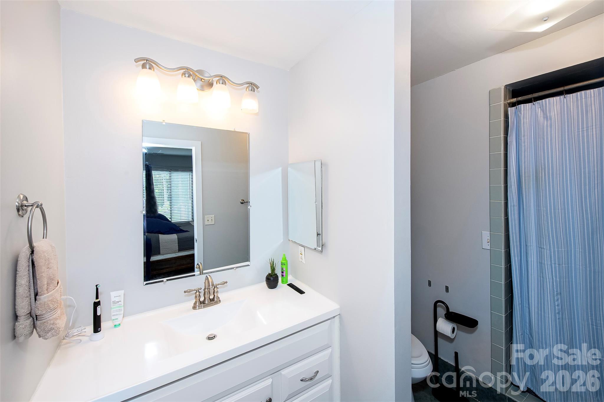 4136 Charlotte Highway — Lake Wylie