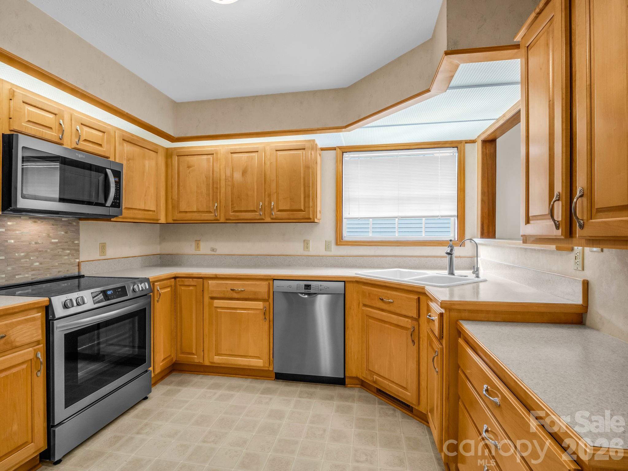 341 Laurel Park Place — Hendersonville