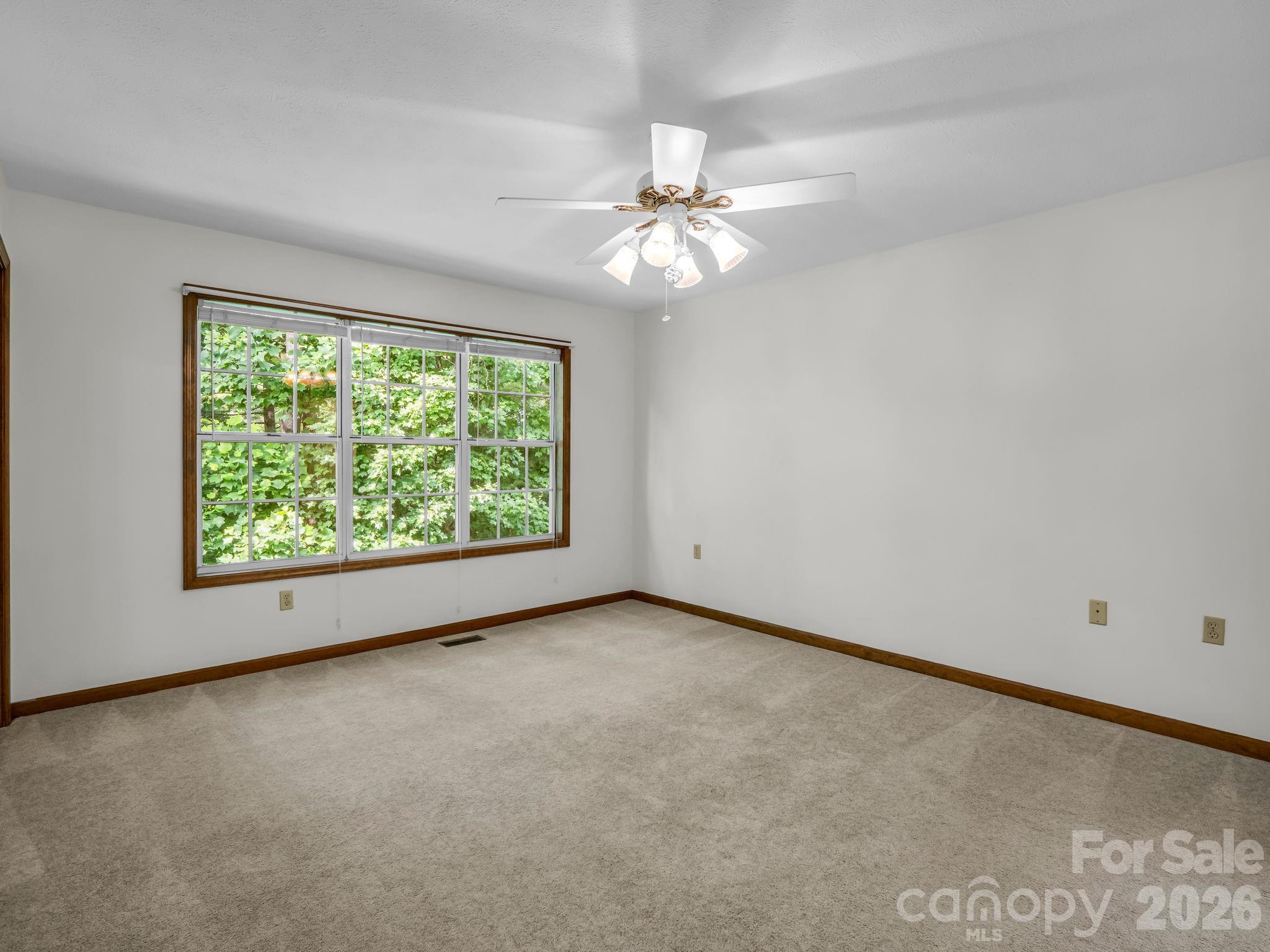 341 Laurel Park Place — Hendersonville