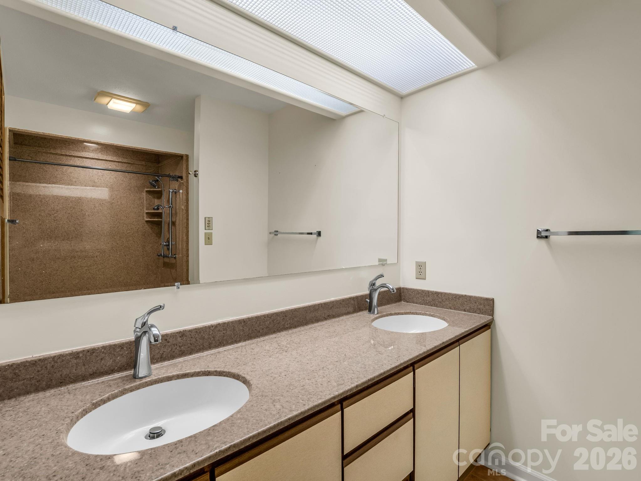 341 Laurel Park Place — Hendersonville