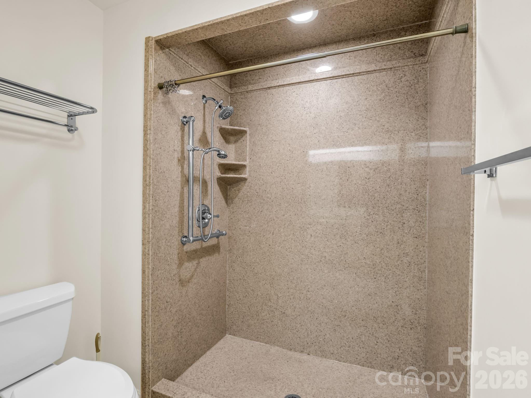 341 Laurel Park Place — Hendersonville