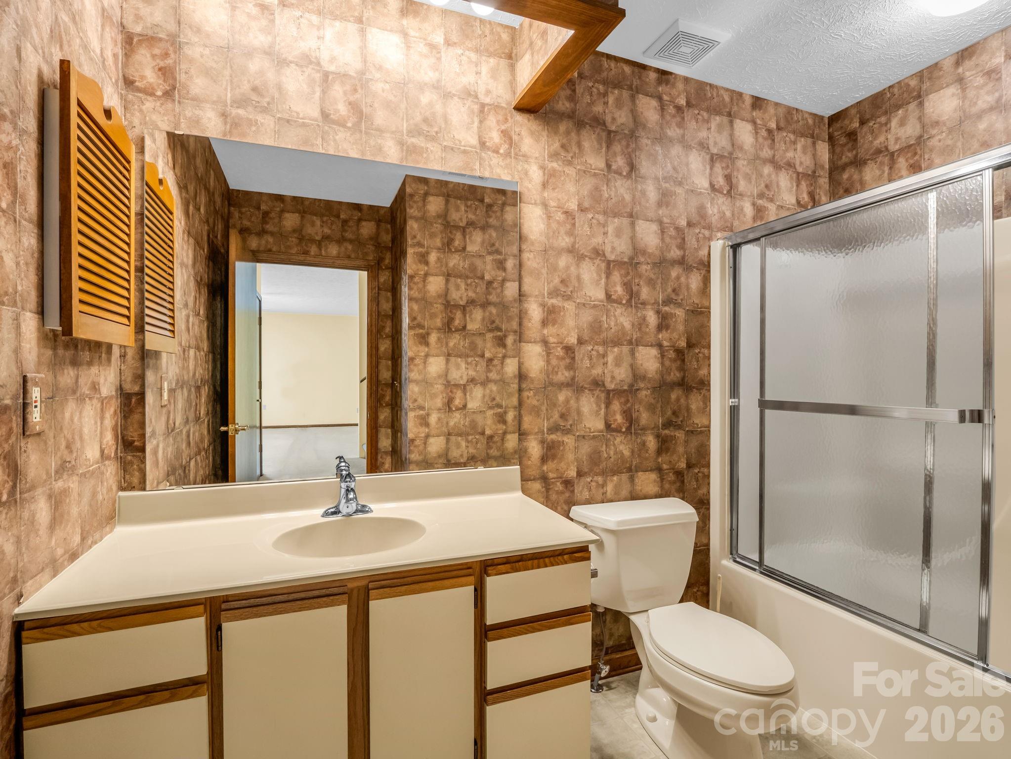 341 Laurel Park Place — Hendersonville