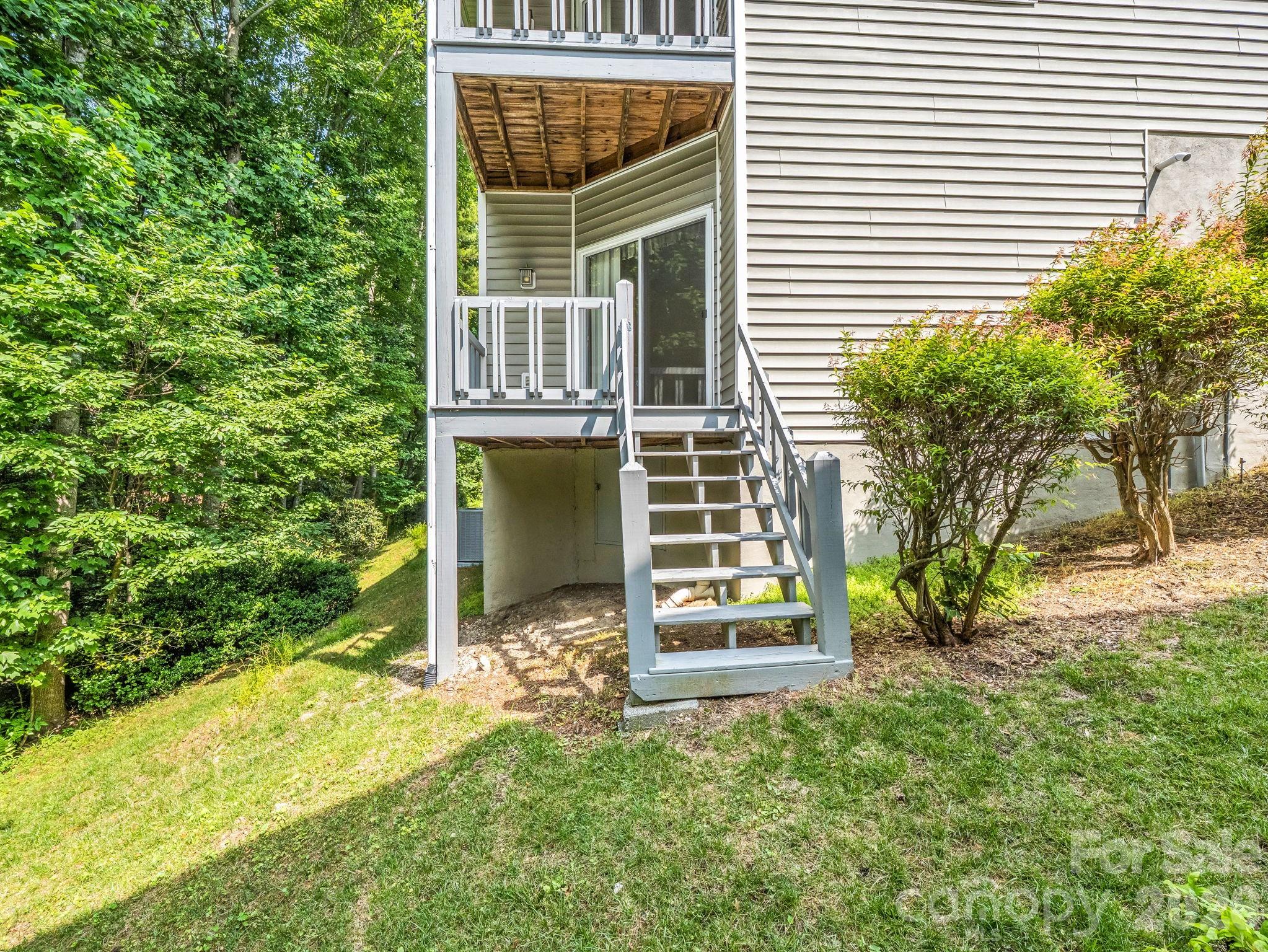 341 Laurel Park Place — Hendersonville
