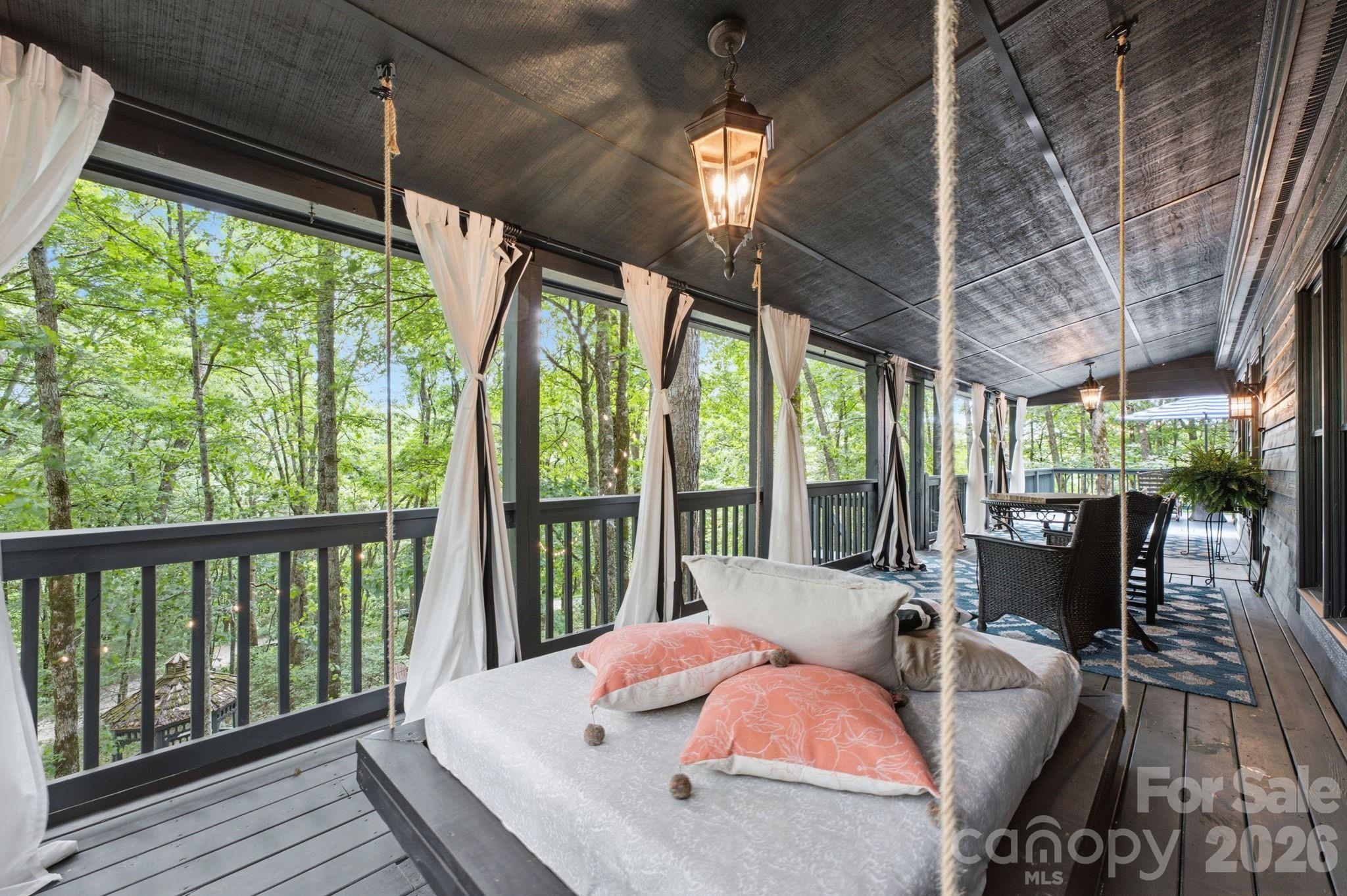 3819 Flat Mountain Road — Highlands