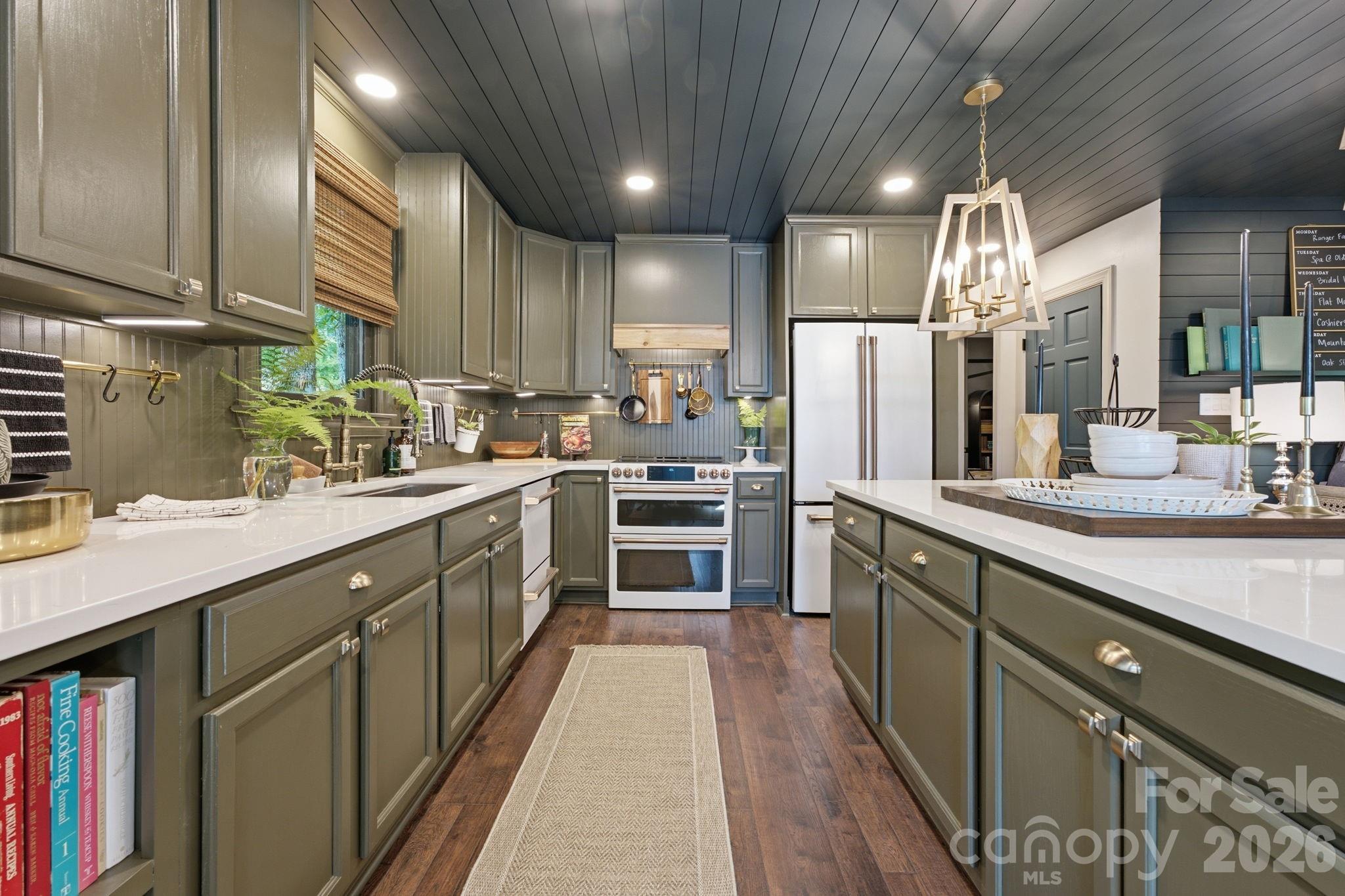 3819 Flat Mountain Road — Highlands