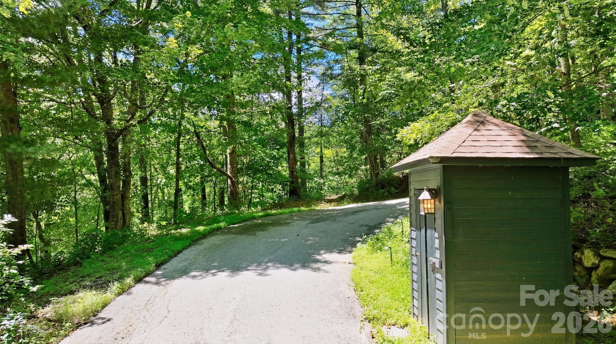 3819 Flat Mountain Road — Highlands