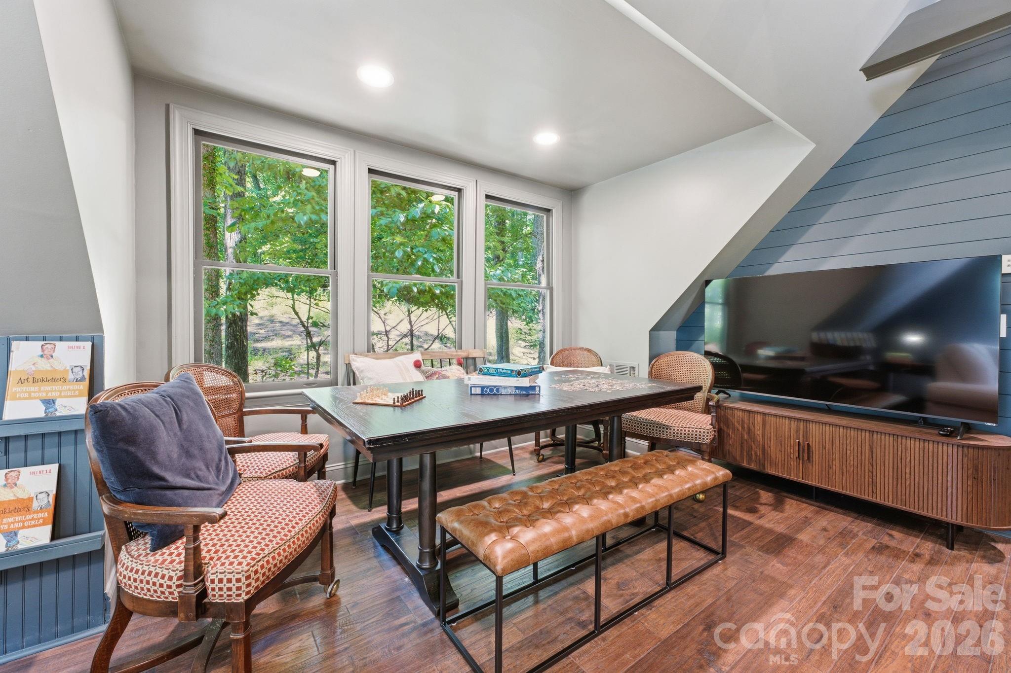 3819 Flat Mountain Road — Highlands