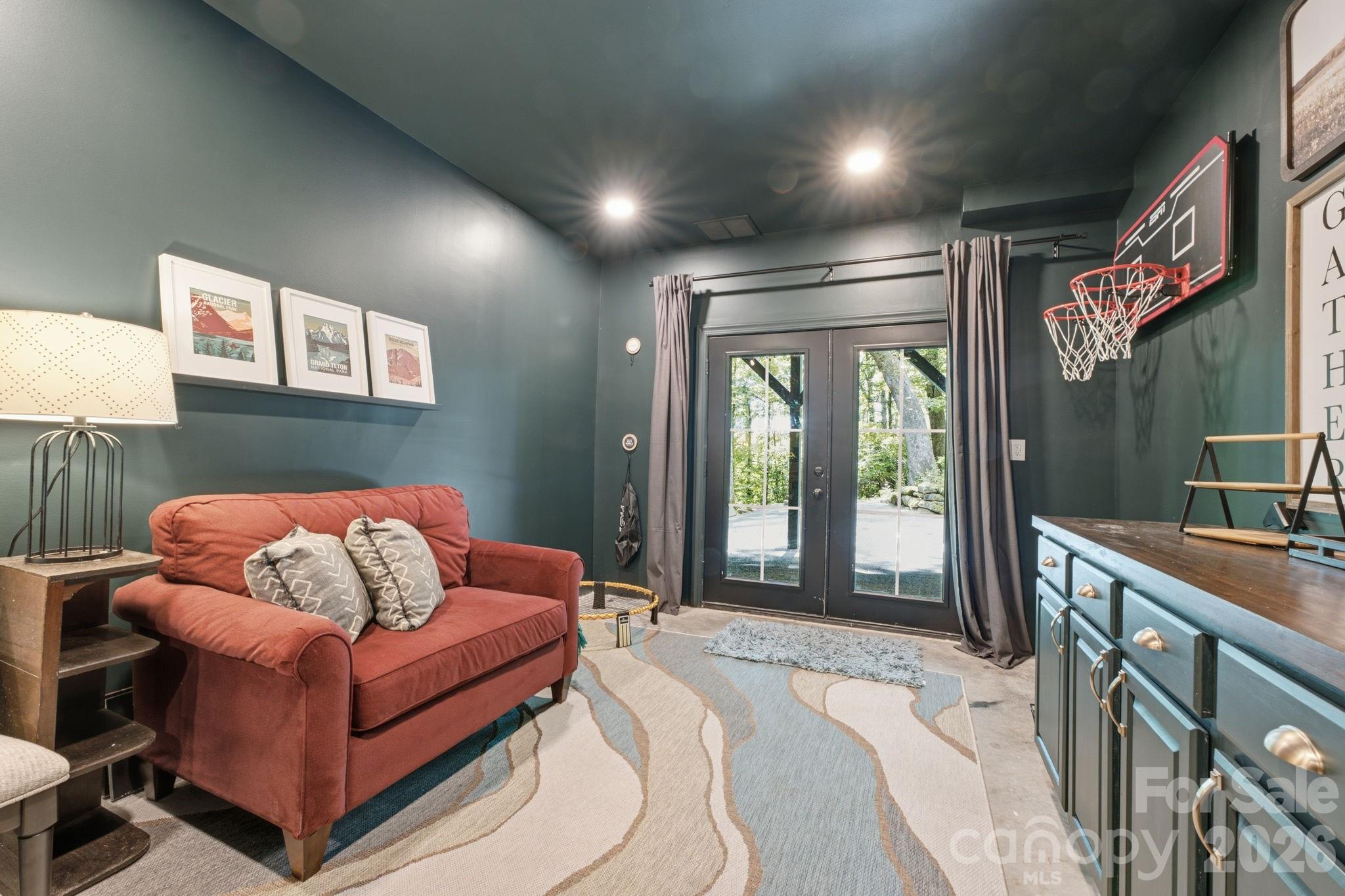 3819 Flat Mountain Road — Highlands