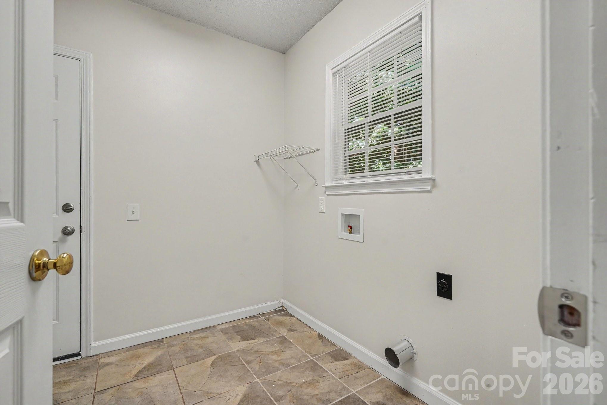 11921 Moonshadow Lane — Huntersville