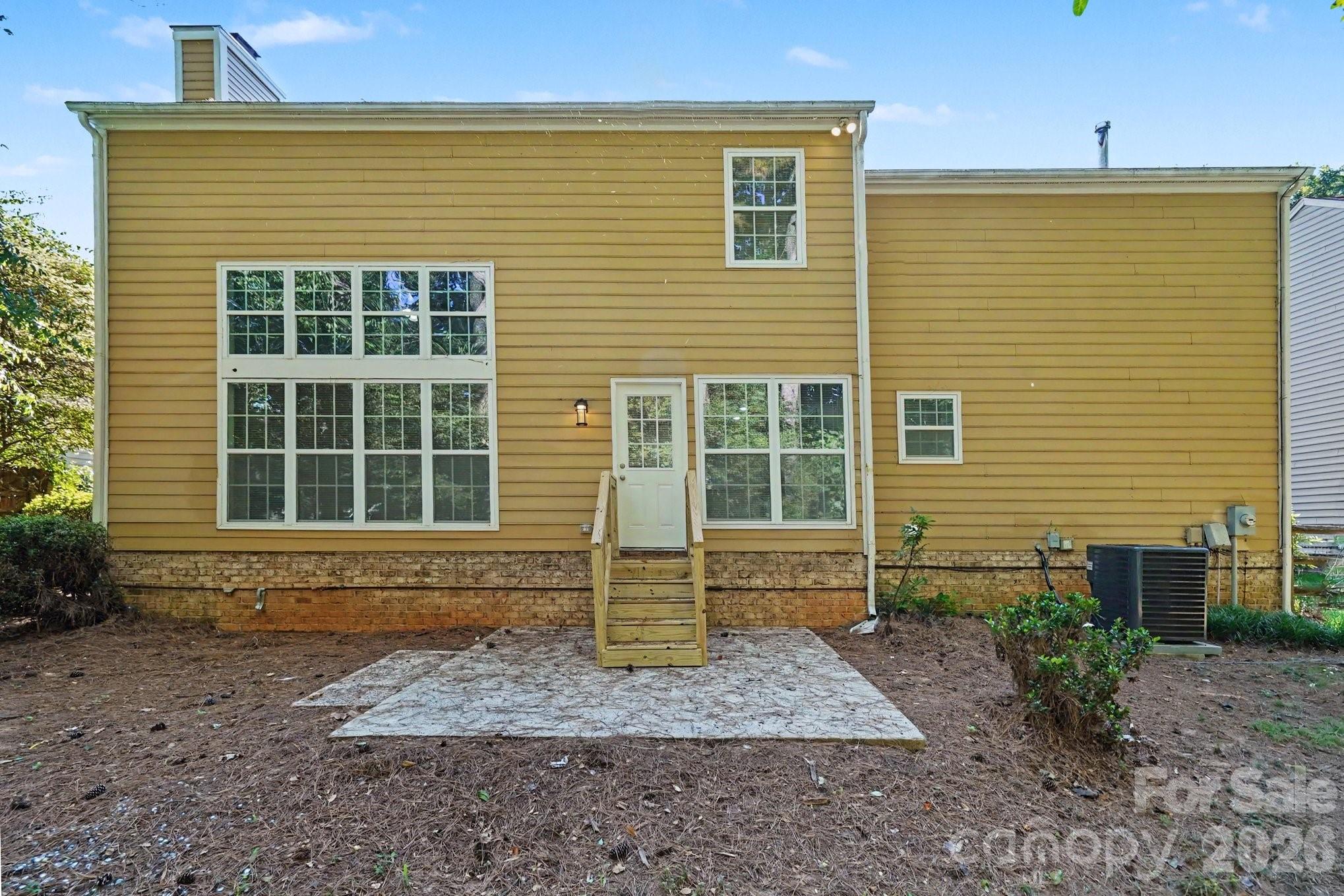 11921 Moonshadow Lane — Huntersville