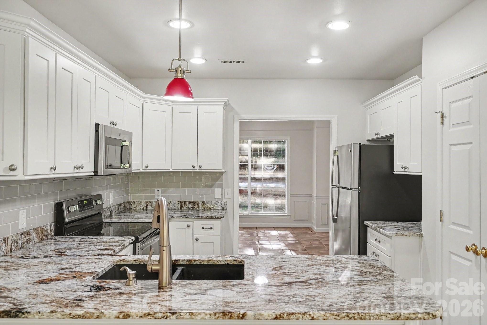 11921 Moonshadow Lane — Huntersville