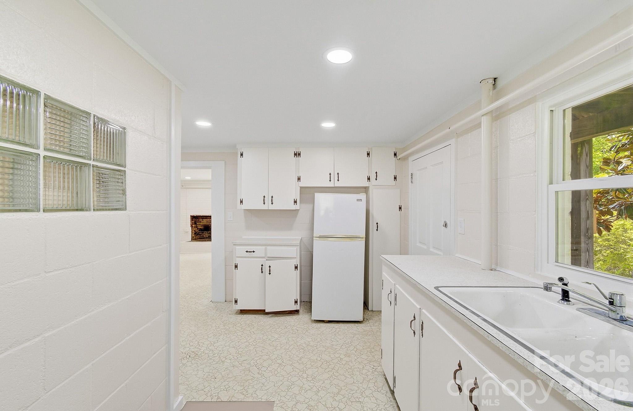 629 Bailey Street — Mars Hill