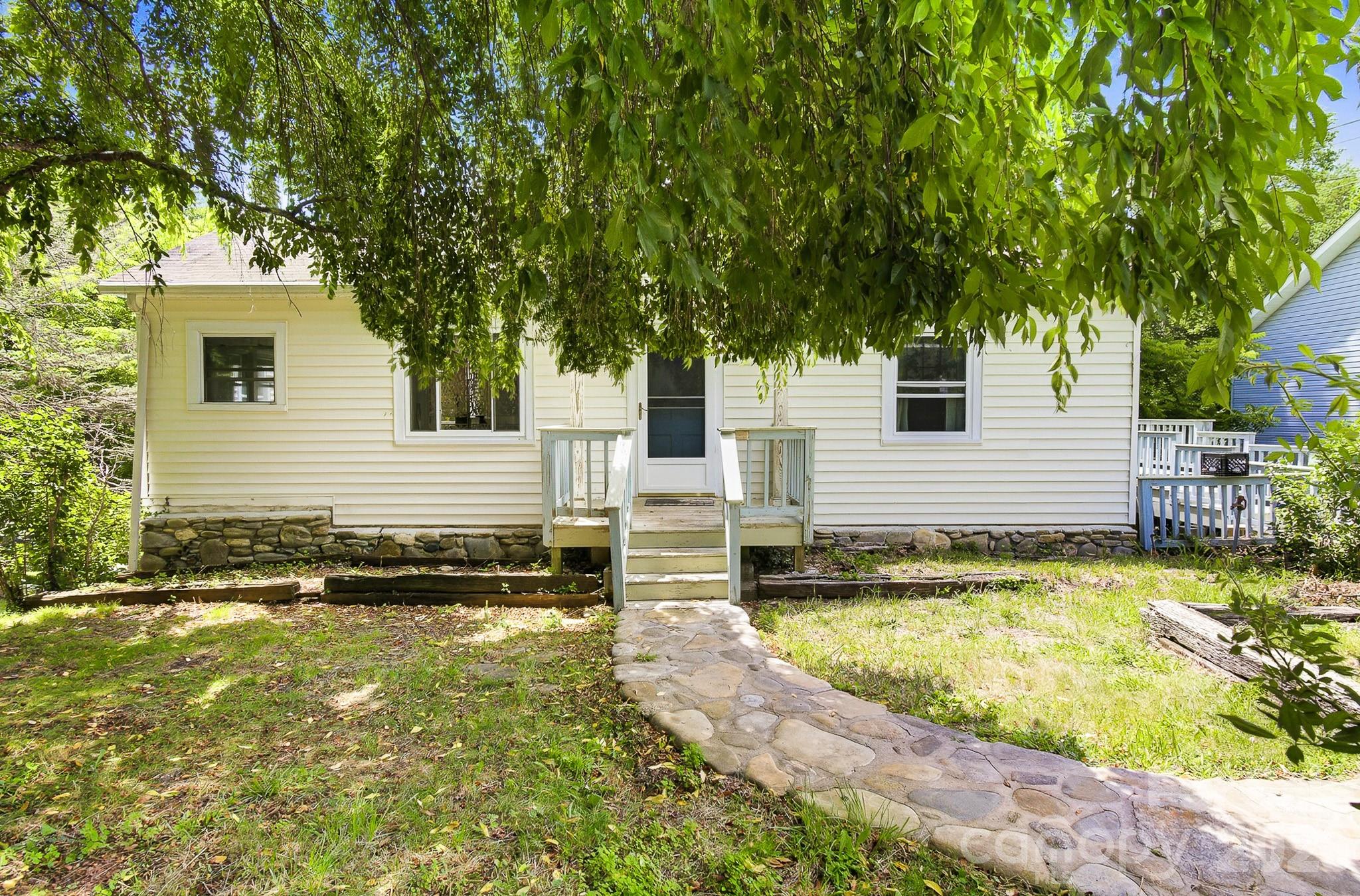 629 Bailey Street — Mars Hill