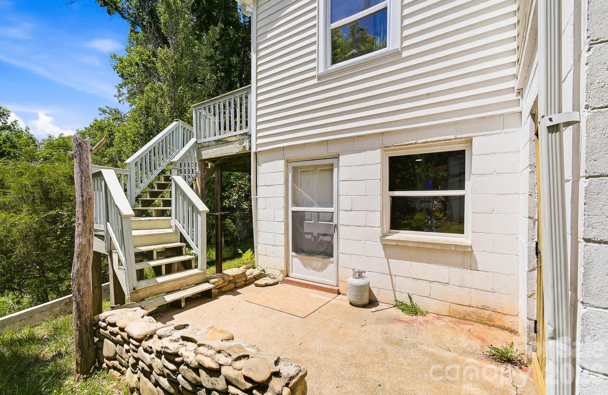 629 Bailey Street — Mars Hill