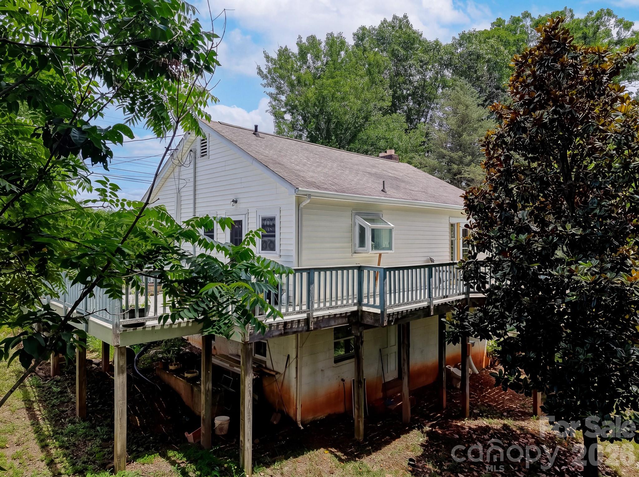 629 Bailey Street — Mars Hill