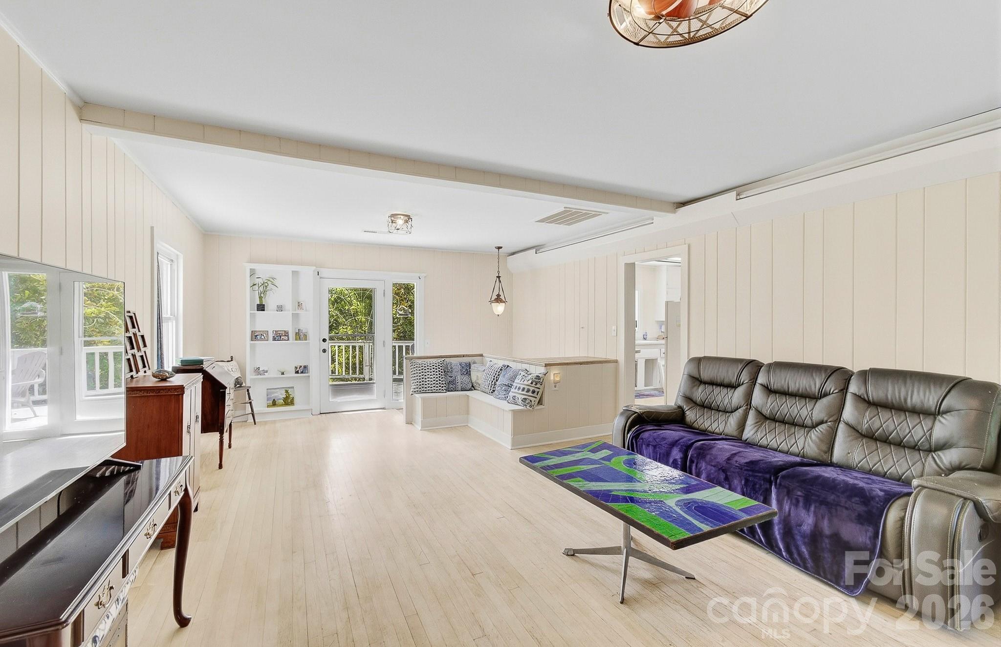 629 Bailey Street — Mars Hill