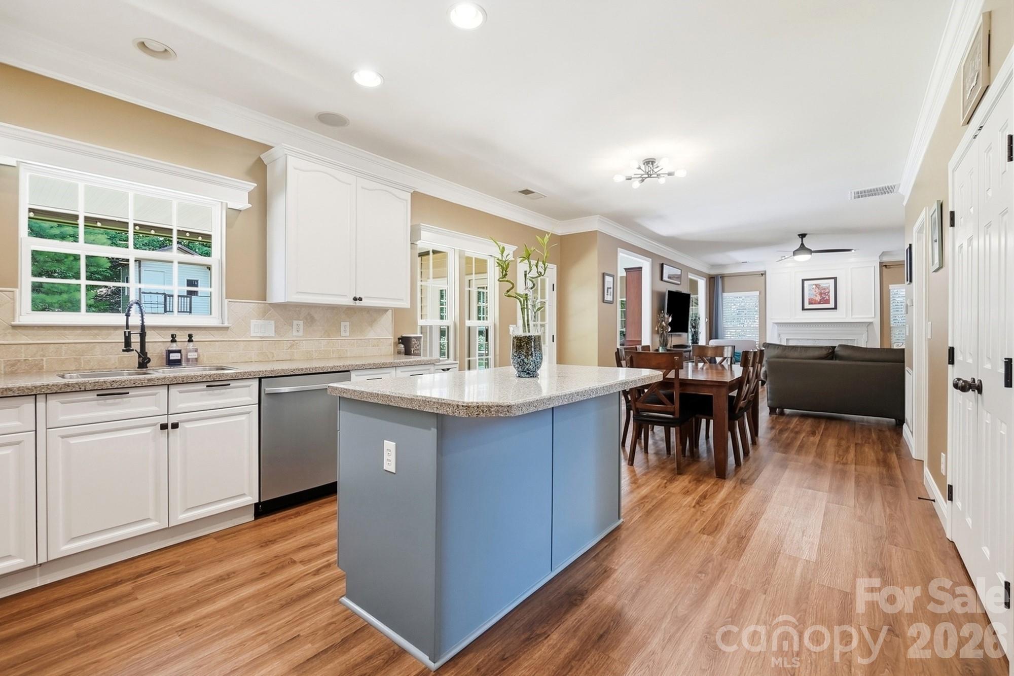 1338 Wrangell Lane — Charlotte