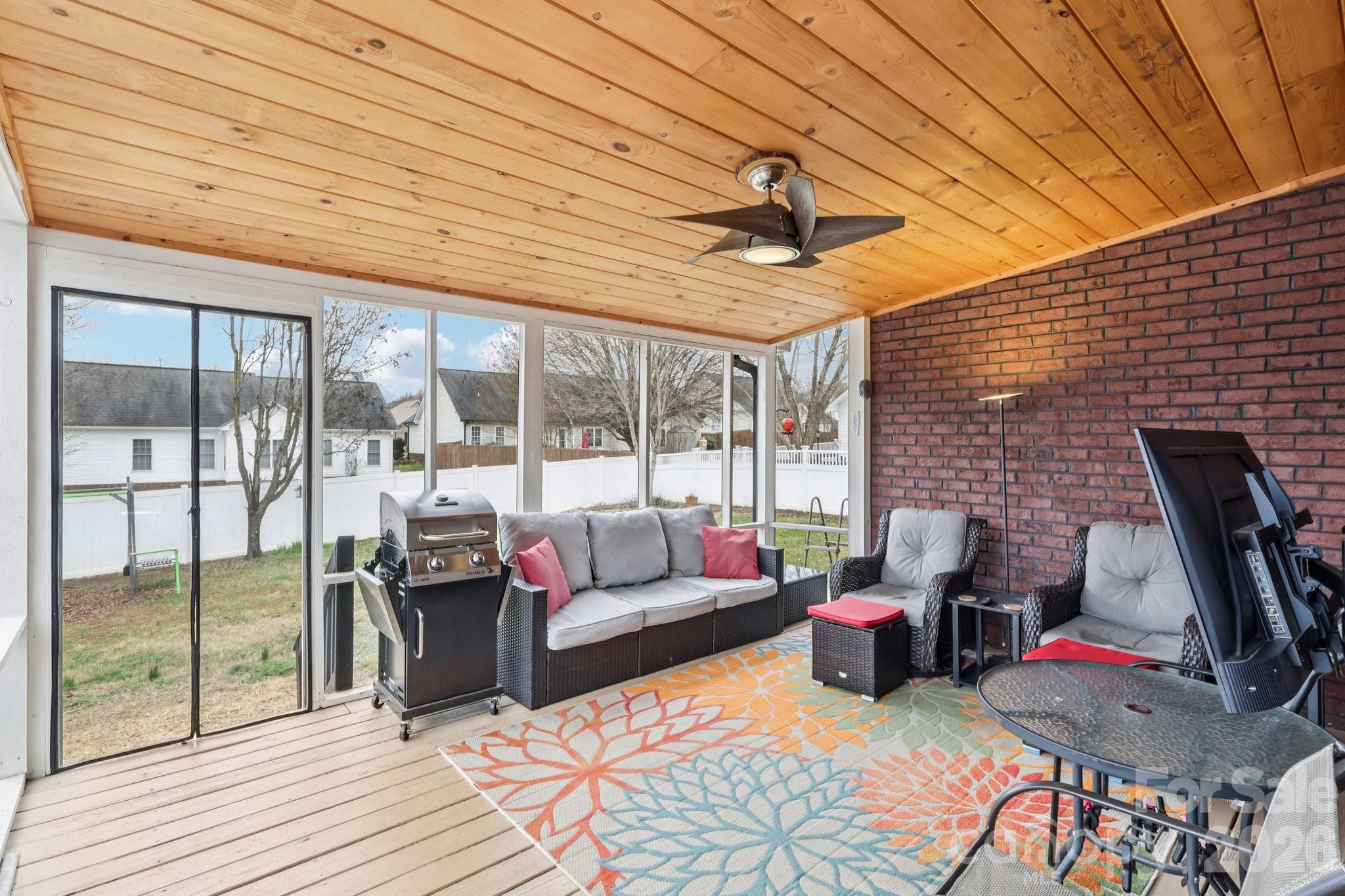 305 Wendover Drive — Locust