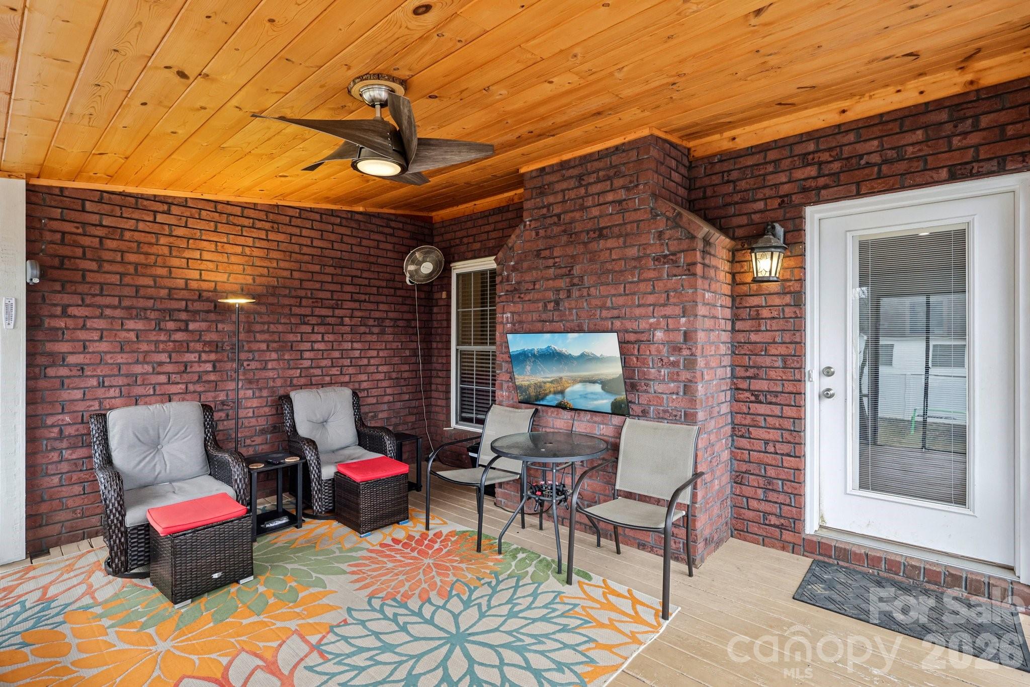 305 Wendover Drive — Locust
